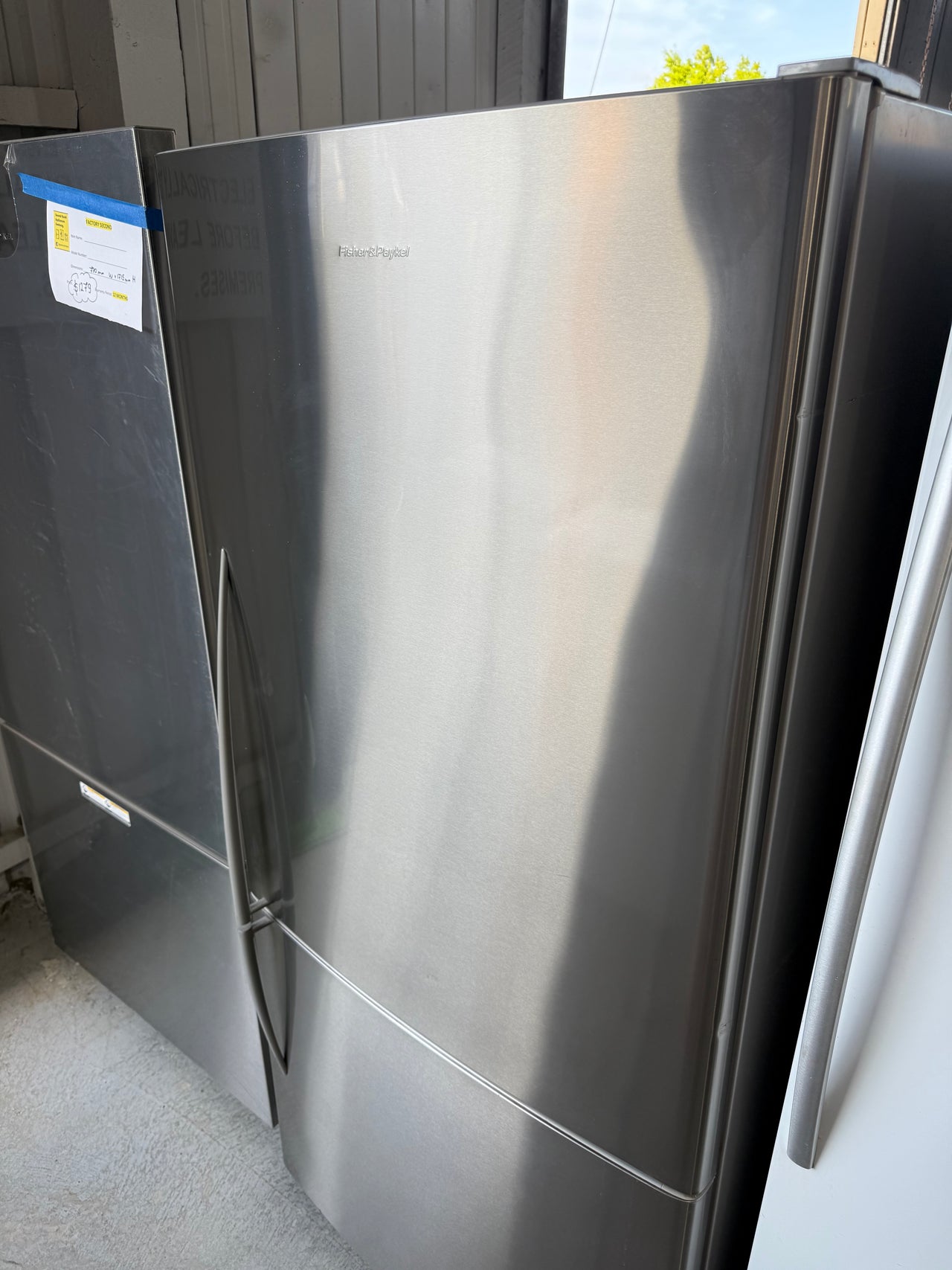 Second hand  Fisher & Paykel E522BRX 519L bottom-freezer refrigerator - Second Hand Appliances Geebung