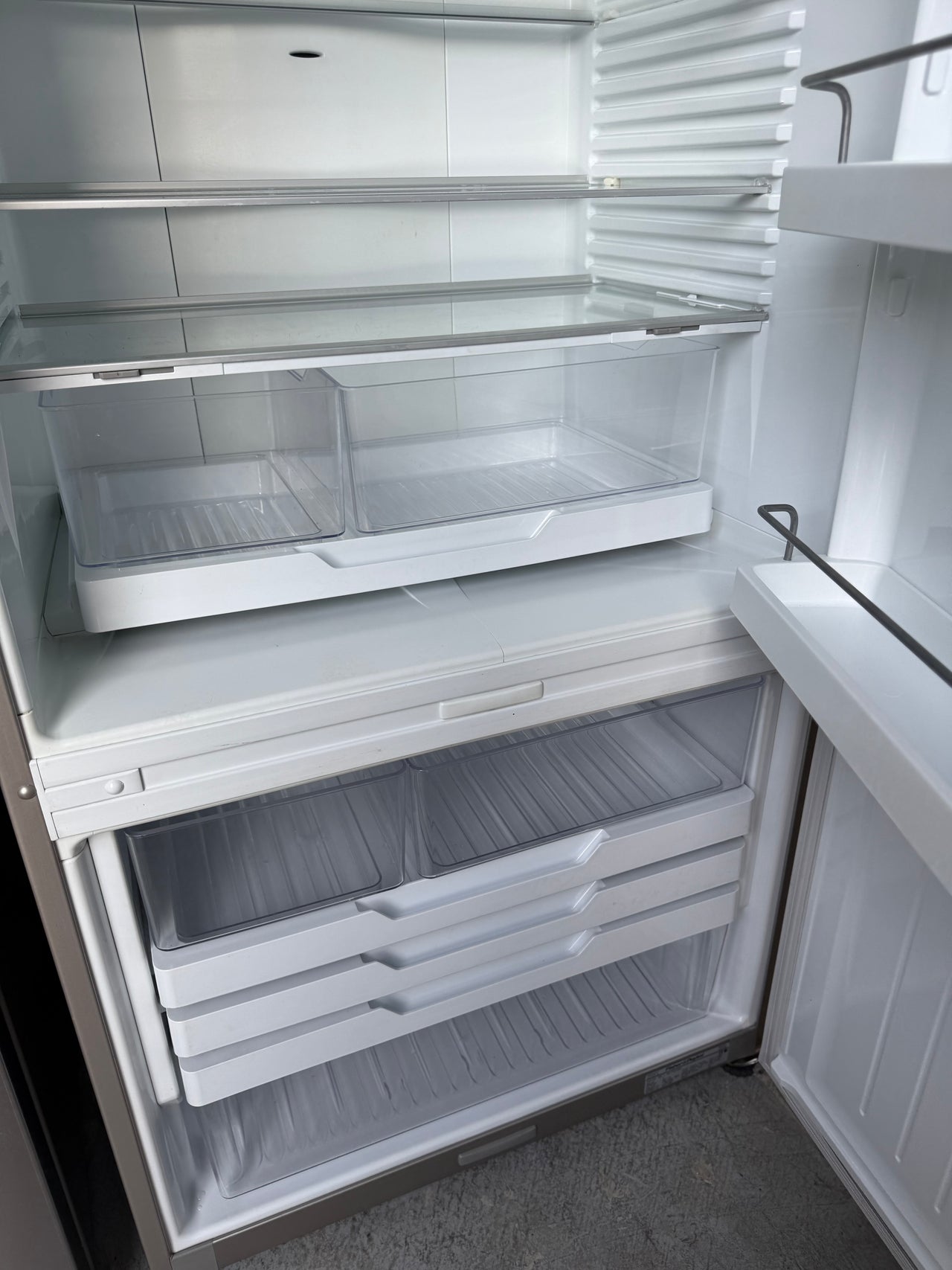 Second hand  Fisher & Paykel E522BRX 519L bottom-freezer refrigerator - Second Hand Appliances Geebung