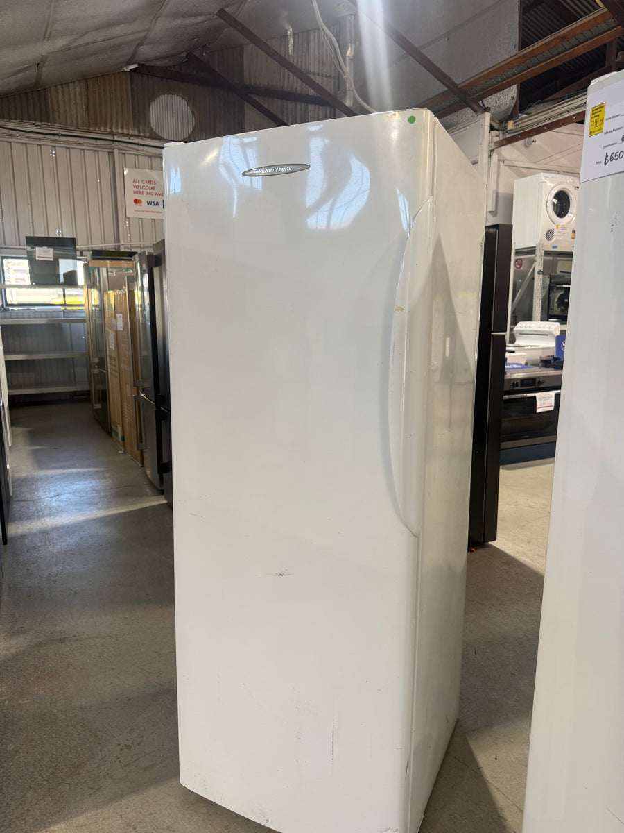 Second hand Fisher & Paykel N388 389L Upright Freezer – White - Second Hand Appliances Geebung