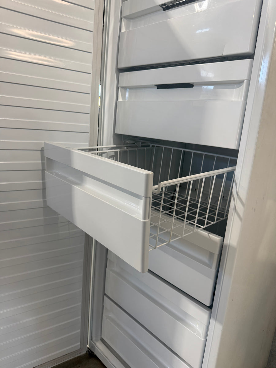 Second hand Fisher & Paykel N388 389L Upright Freezer – White - Second Hand Appliances Geebung