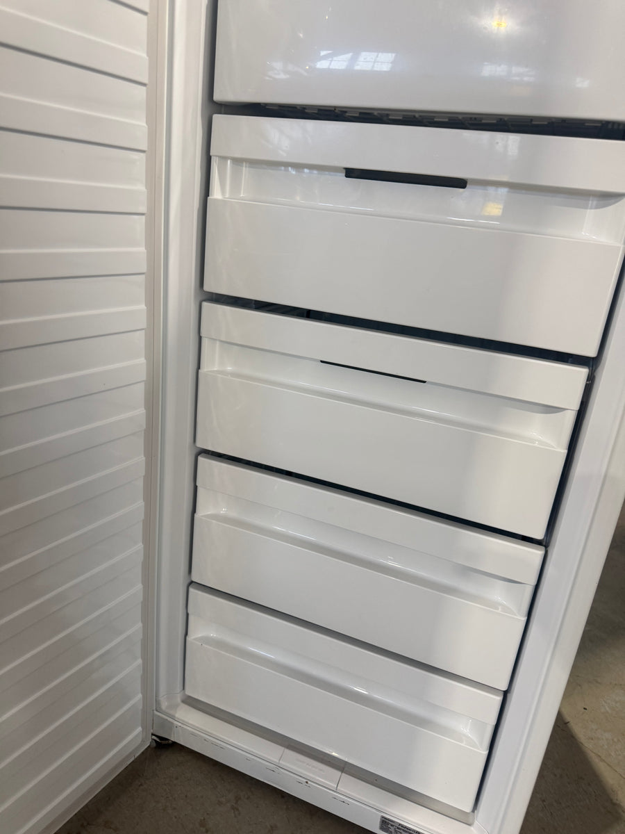 Second hand Fisher & Paykel N388 389L Upright Freezer – White - Second Hand Appliances Geebung