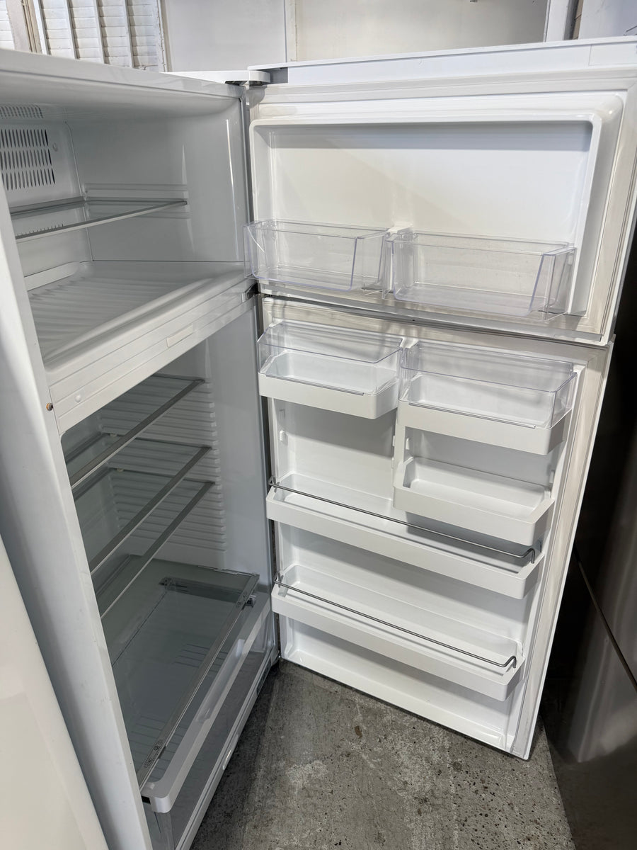 Second hand Fisher&Paykel RF521TRPW6 517-liter top-mount refrigerator - Second Hand Appliances Geebung