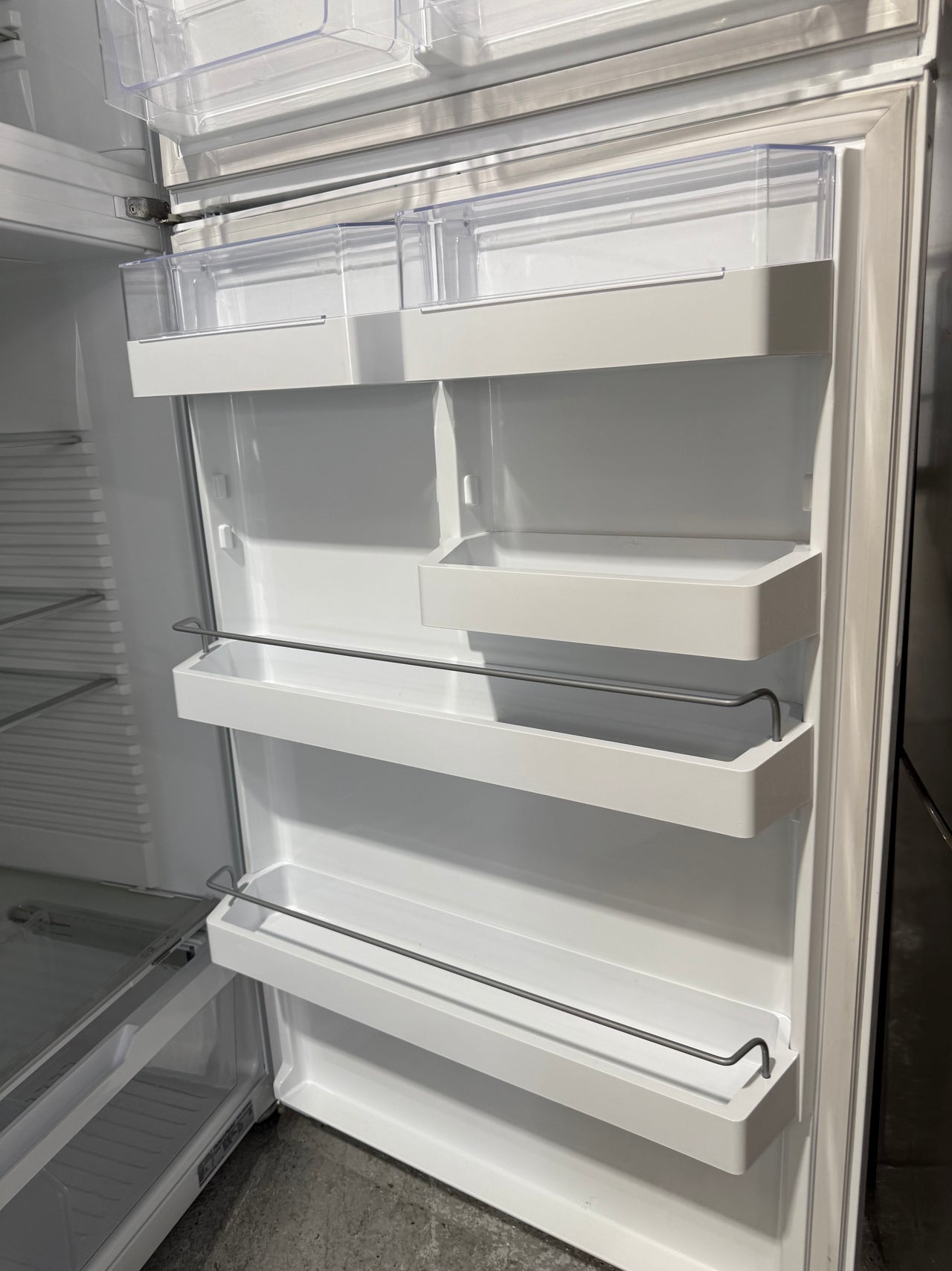 Second hand Fisher&Paykel RF521TRPW6 517-liter top-mount refrigerator - Second Hand Appliances Geebung