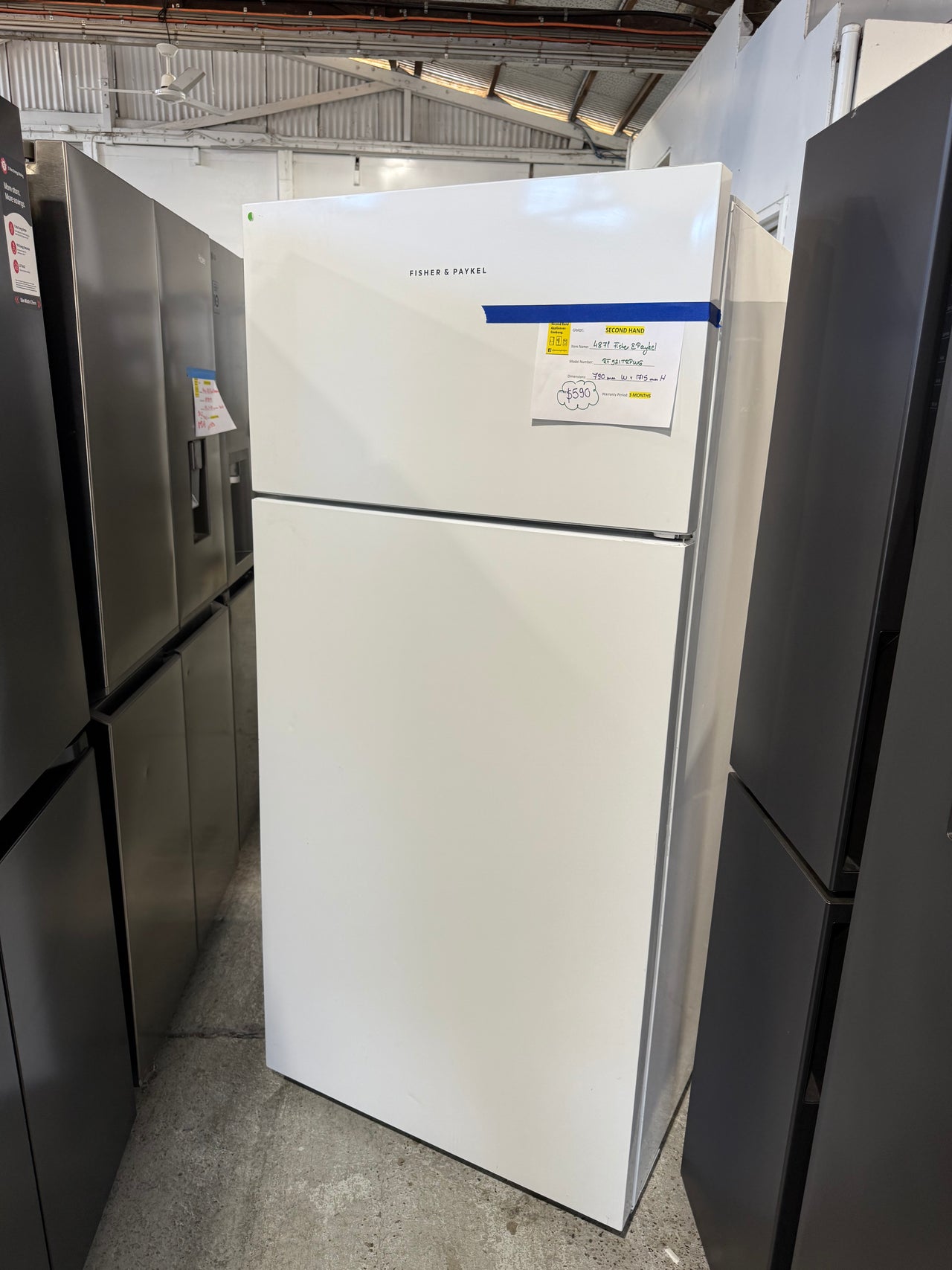 Second hand Fisher&Paykel RF521TRPW6 517-liter top-mount refrigerator - Second Hand Appliances Geebung