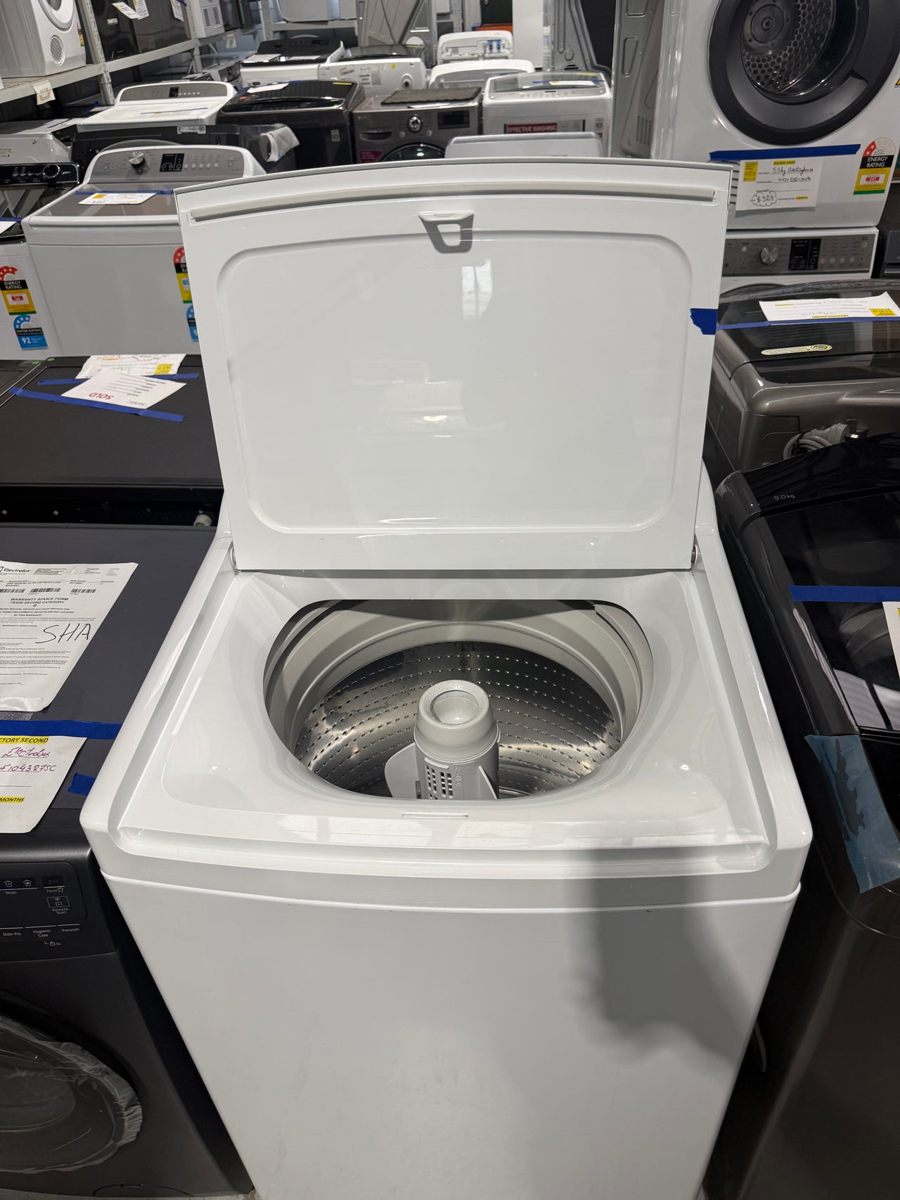 Second hand 💥 Fridge + Washer Bundle Deal – Both for Just $1000! 💥Westinghouse WHE5100SA 510L French door + 8.5kg Fisher&Paykel front loader WA8560G1 - Second Hand Appliances Geebung