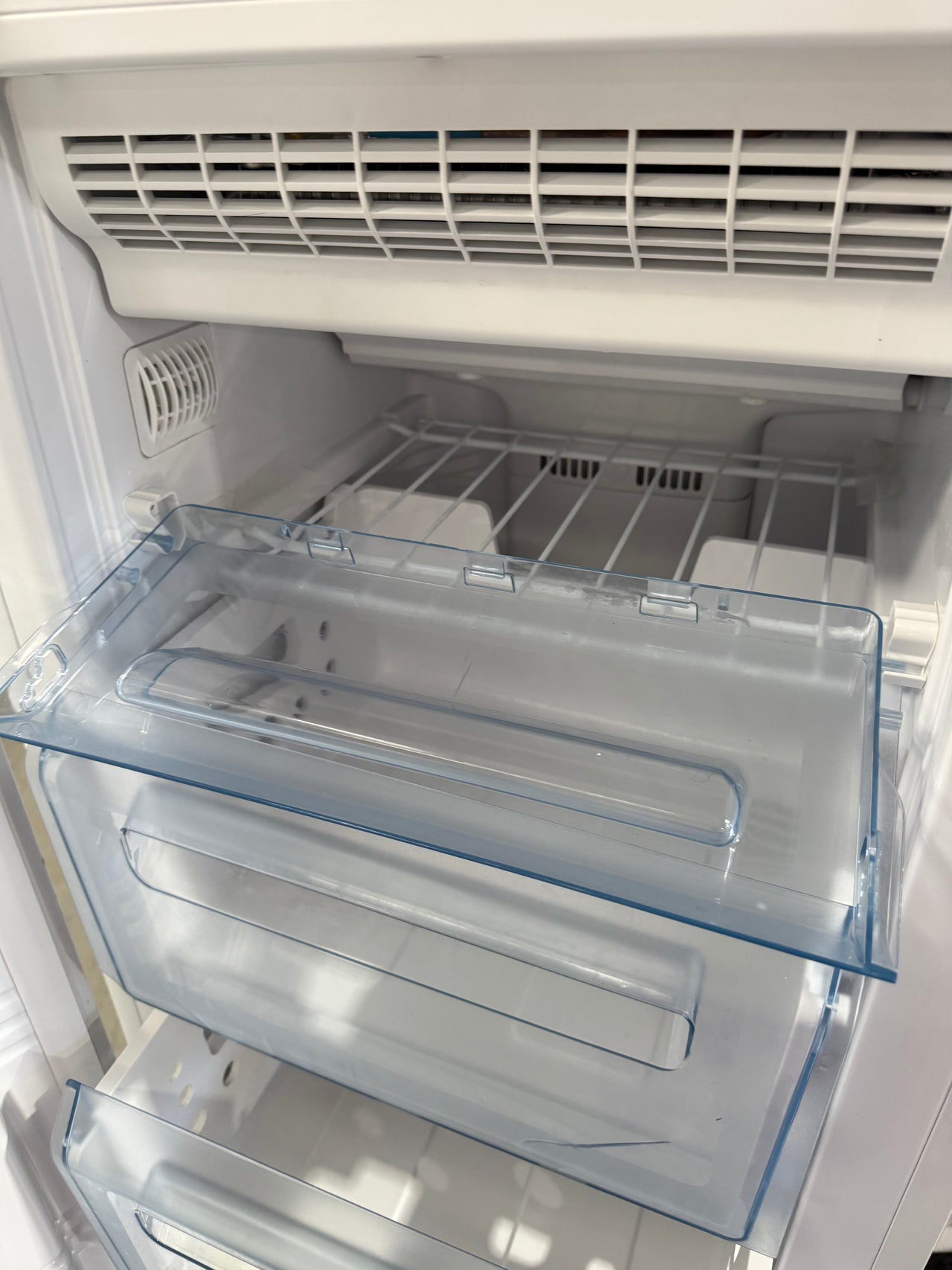 Second hand Hisense 1-DOOR WHITE FREEZER Model No. HR6VFF177A - Second Hand Appliances Geebung