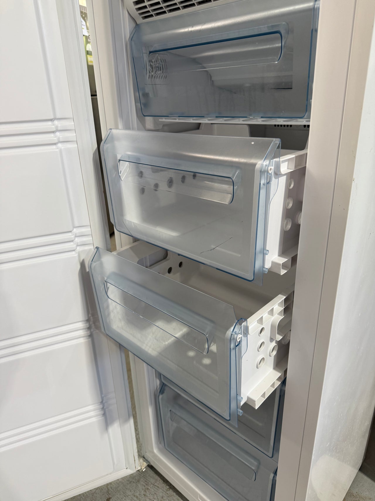 Second hand Hisense 1-DOOR WHITE FREEZER Model No. HR6VFF177A - Second Hand Appliances Geebung