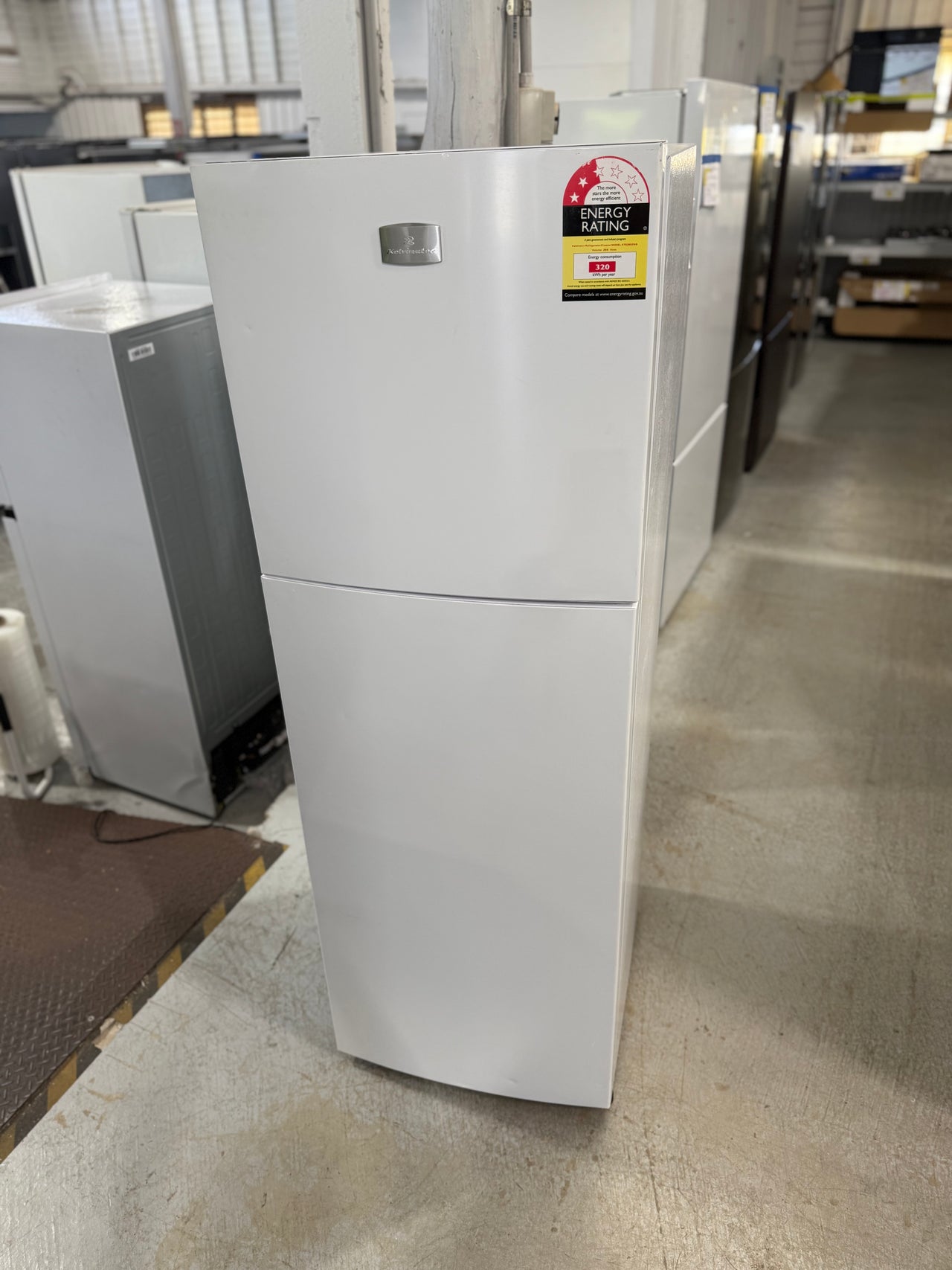 Second hand Kelvinator KTB2802WB 256-liter top-mount refrigerator - Second Hand Appliances Geebung