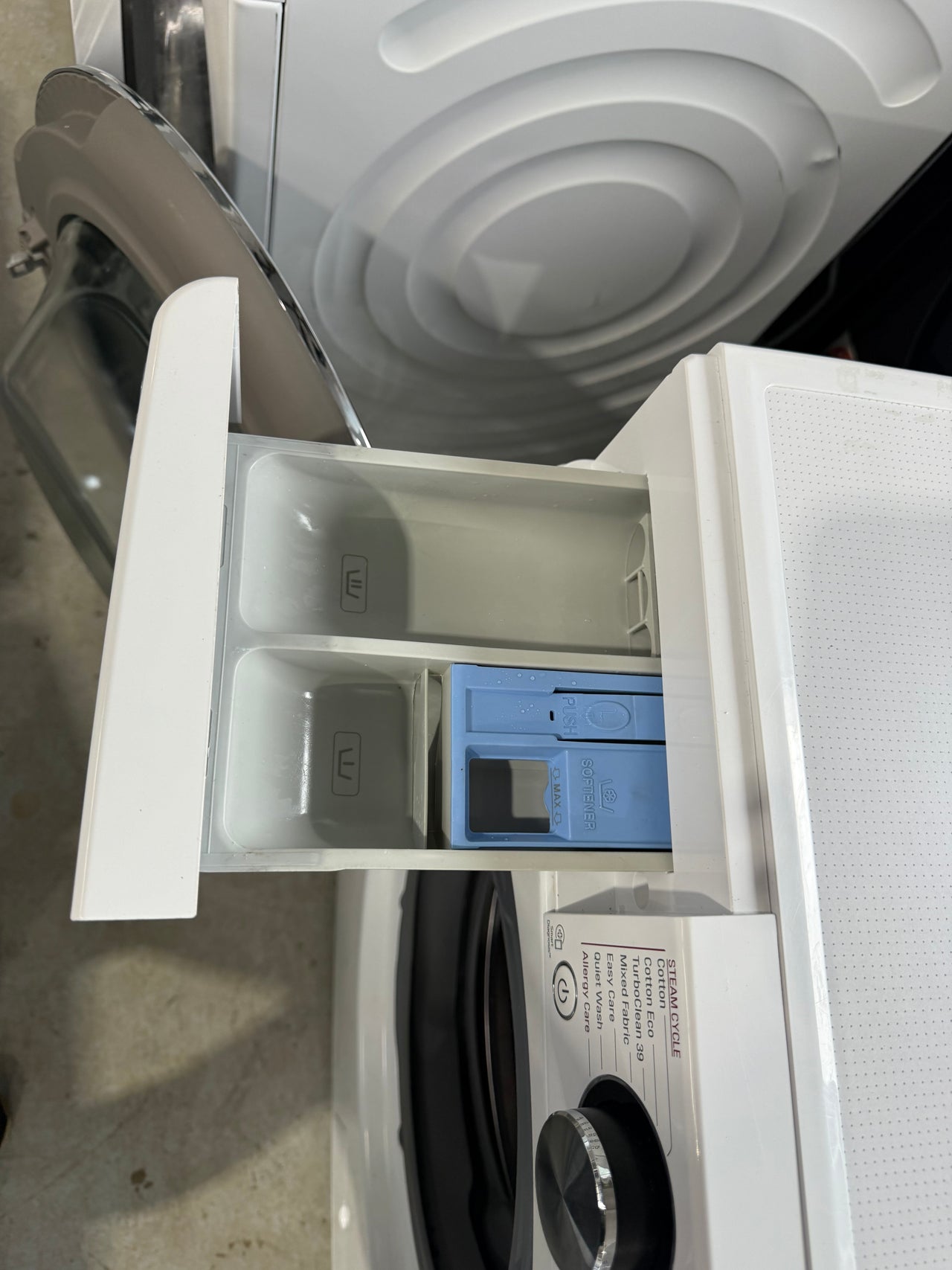 Second hand LG 12kg Front Load Washer Model: WV9-1412W - Second Hand Appliances Geebung