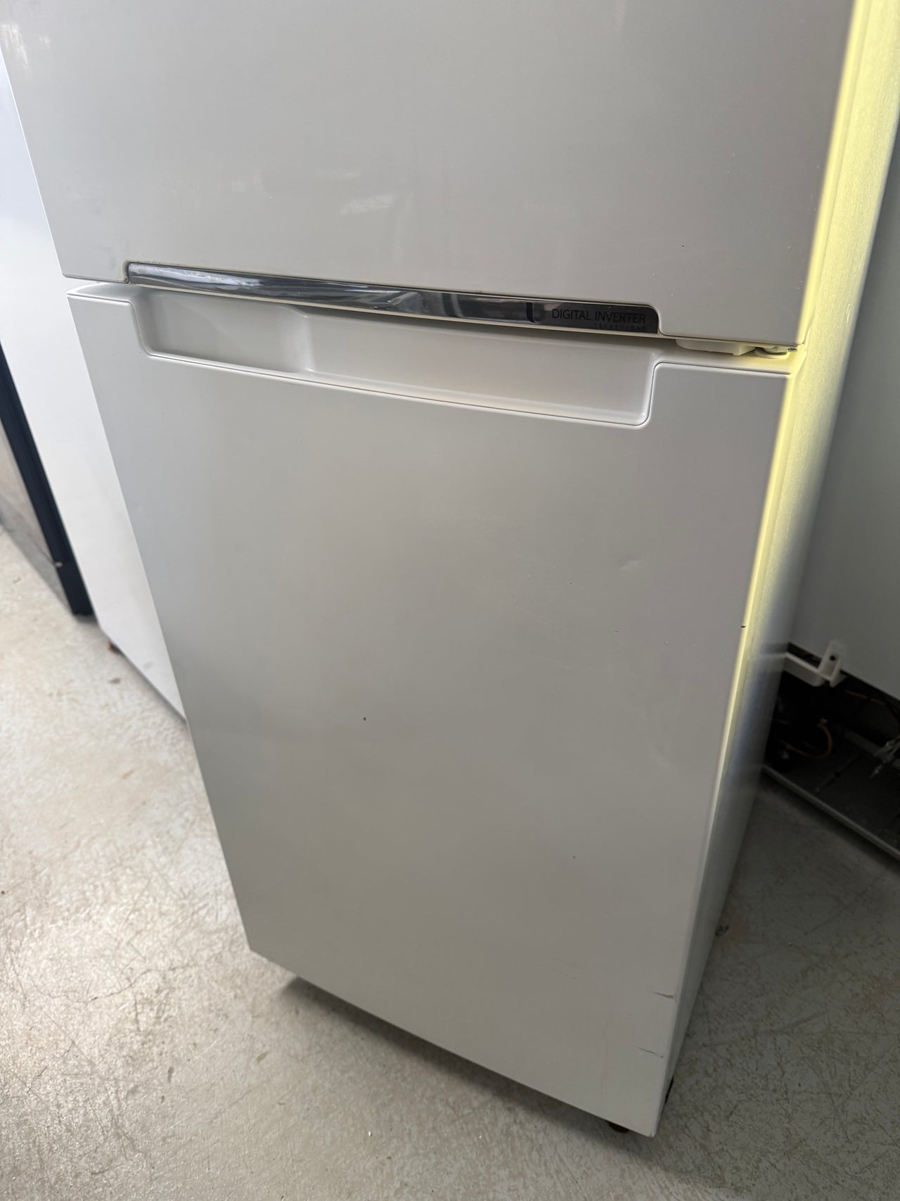 Second hand SAMSUNG 228L TOP MOUNT FRIDGE  Model: SR227MW - Second Hand Appliances Geebung