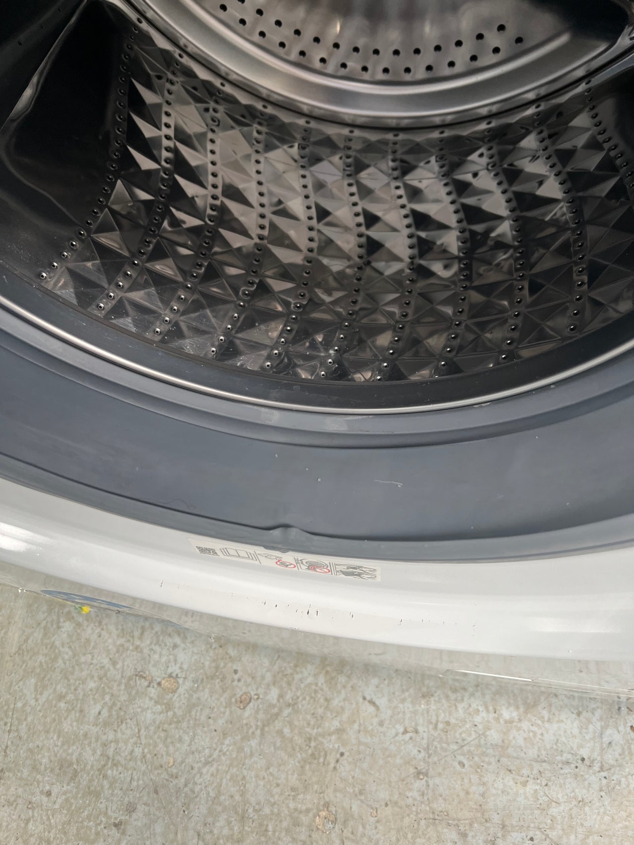 Second hand SAMSUNG 8.5KG BUBBLEWASH FRONT LOAD WASHING MACHINE WITH STEAM  Model: WW85J54E0IW - Second Hand Appliances Geebung rubber
