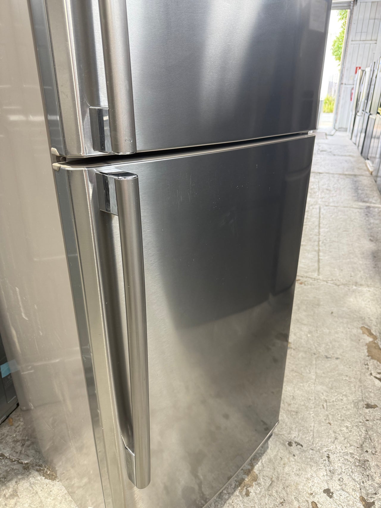 Second hand Samsung SR428MLS 431L top mount refrigerator - Second Hand Appliances Geebung