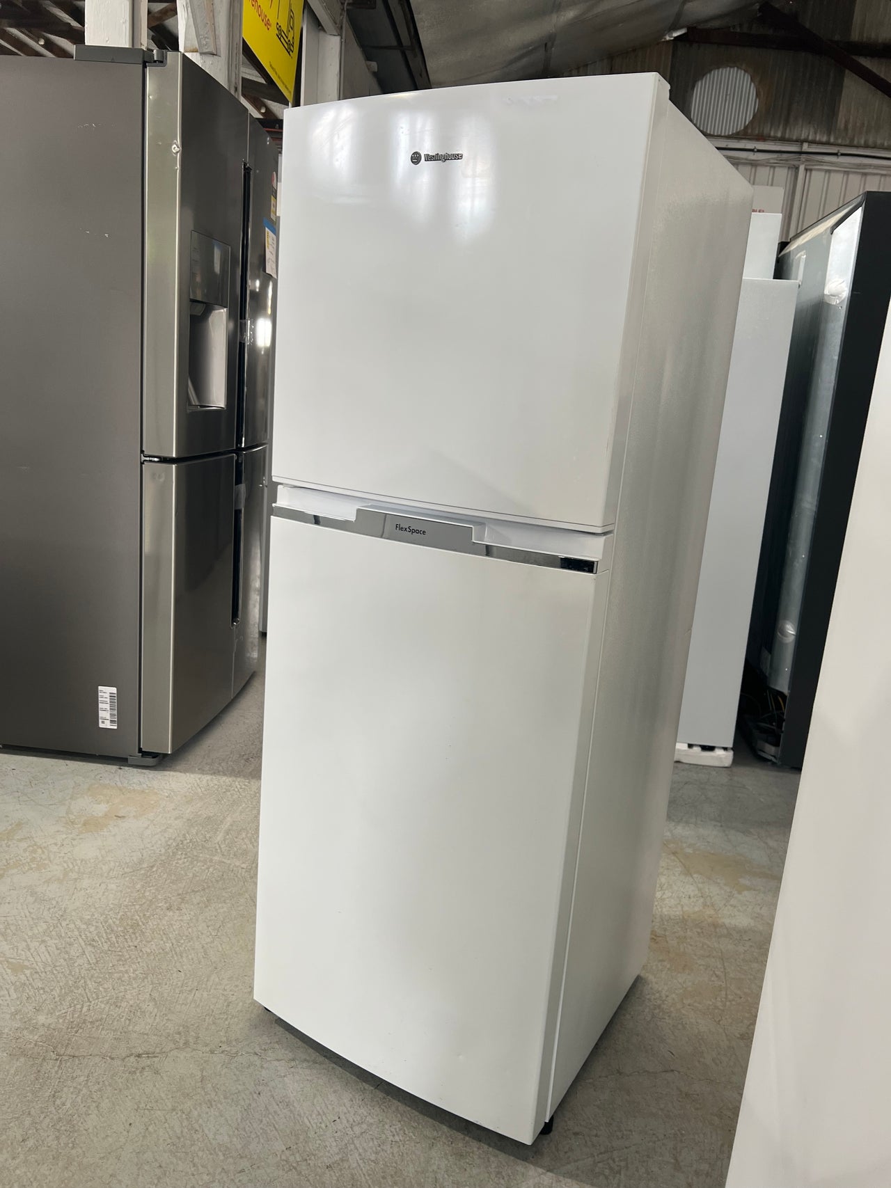 Second hand WESTINGHOUSE 225L WHITE TOP MOUNT REFRIGERATOR  Model: WTB2500WH - Second Hand Appliances Geebung