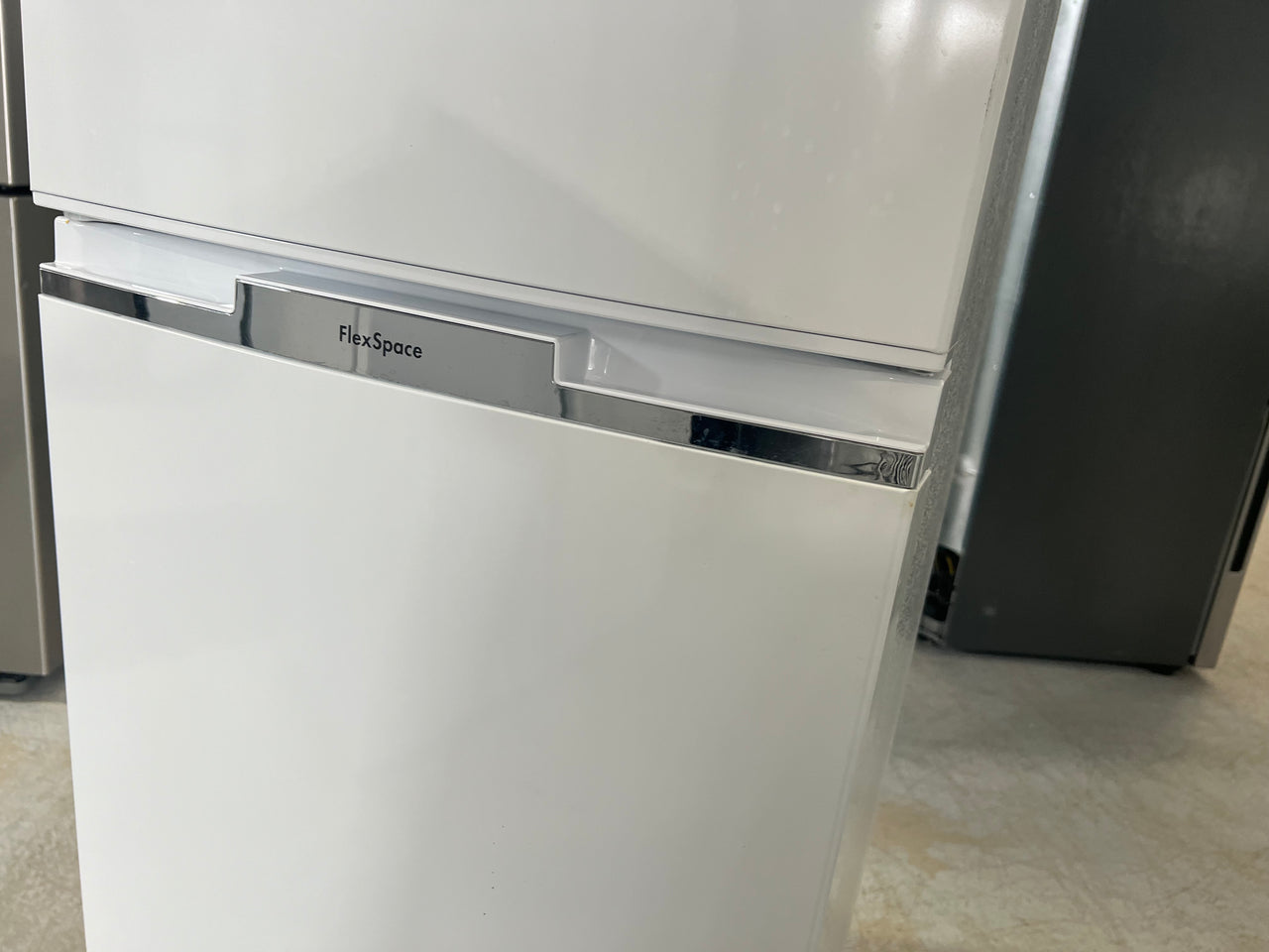 Second hand WESTINGHOUSE 225L WHITE TOP MOUNT REFRIGERATOR  Model: WTB2500WH - Second Hand Appliances Geebung