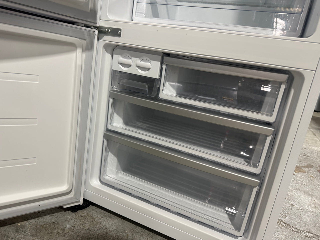 Second hand Westinghouse 425L Bottom Mount Fridge –  WBE4302WC - Second Hand Appliances Geebung