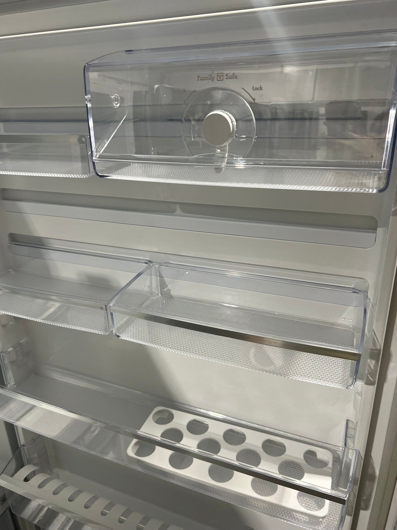 Second hand Westinghouse 529l Bottom Mounted fridge WBE5300WA - Second Hand Appliances Geebung