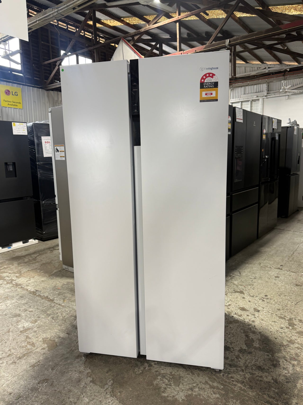 Second hand Westinghouse 624L Side-by-Side Fridge – WSE6200WB - Second Hand Appliances Geebung