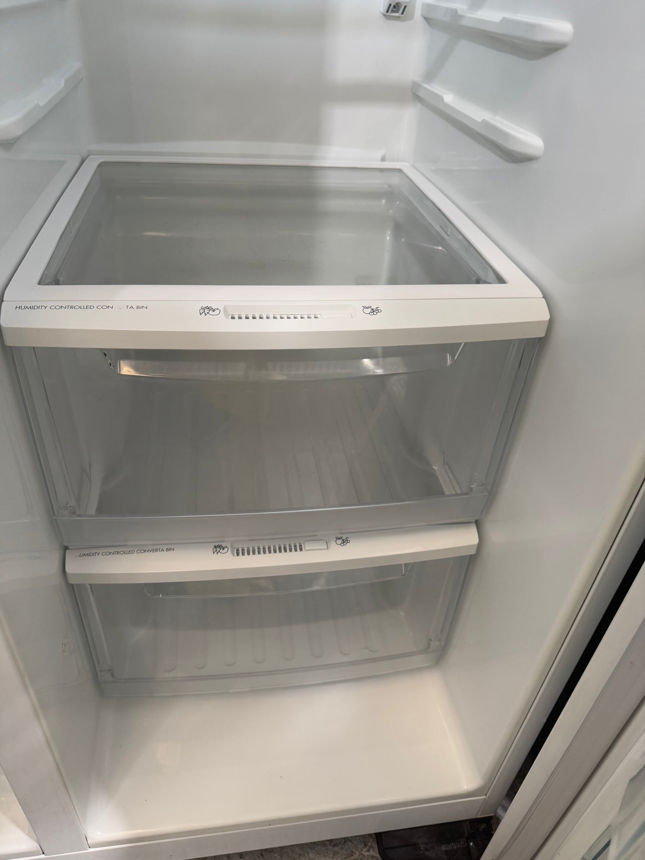 Second hand Westinghouse WSE6100WA 610-liter side-by-side refrigerator-freezer - Second Hand Appliances Geebung