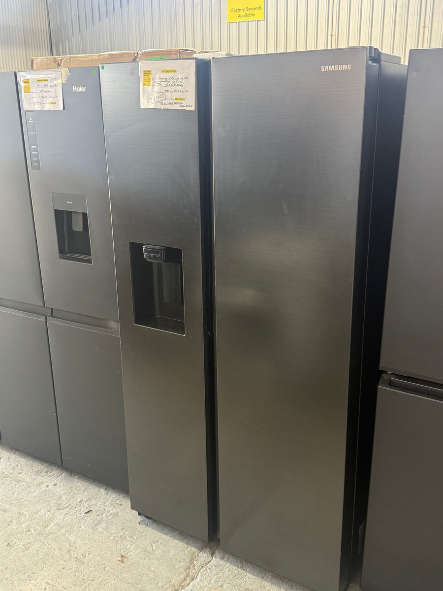 Transportation damaged 635l Samsung side by side with non plumbed ice and water dispenser SRS673DMB - Second Hand Appliances Geebung