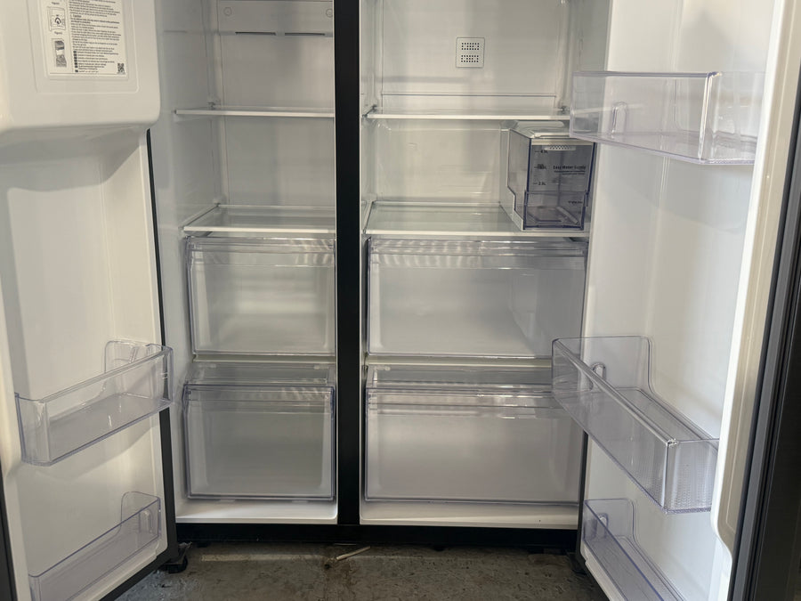 Transportation damaged 635l Samsung side by side with non plumbed ice and water dispenser SRS673DMB - Second Hand Appliances Geebung