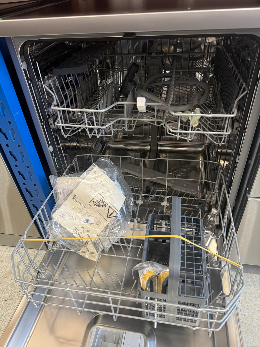 Transportation damaged Beko BDFB1410X 14-Place Freestanding Dishwasher (Stainless Steel) - Second Hand Appliances Geebung