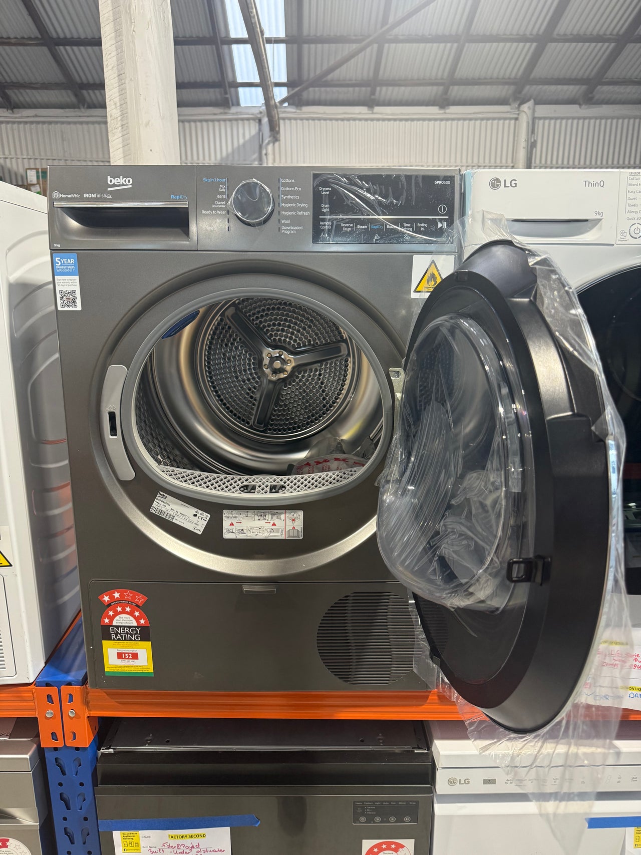 Transportation damaged Beko BDPB904HG 9kg Hybrid Heat Pump Dryer - Second Hand Appliances Geebung