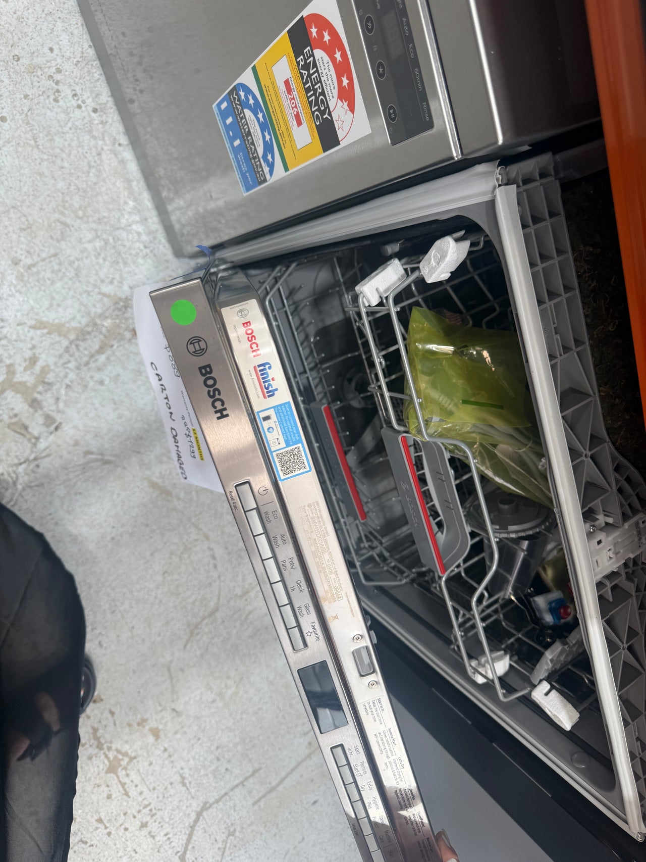 Transportation damaged Bosch 60cm Series 4 Fully Integrated Dishwasher  Model: SMV4HTX01A - Second Hand Appliances Geebung