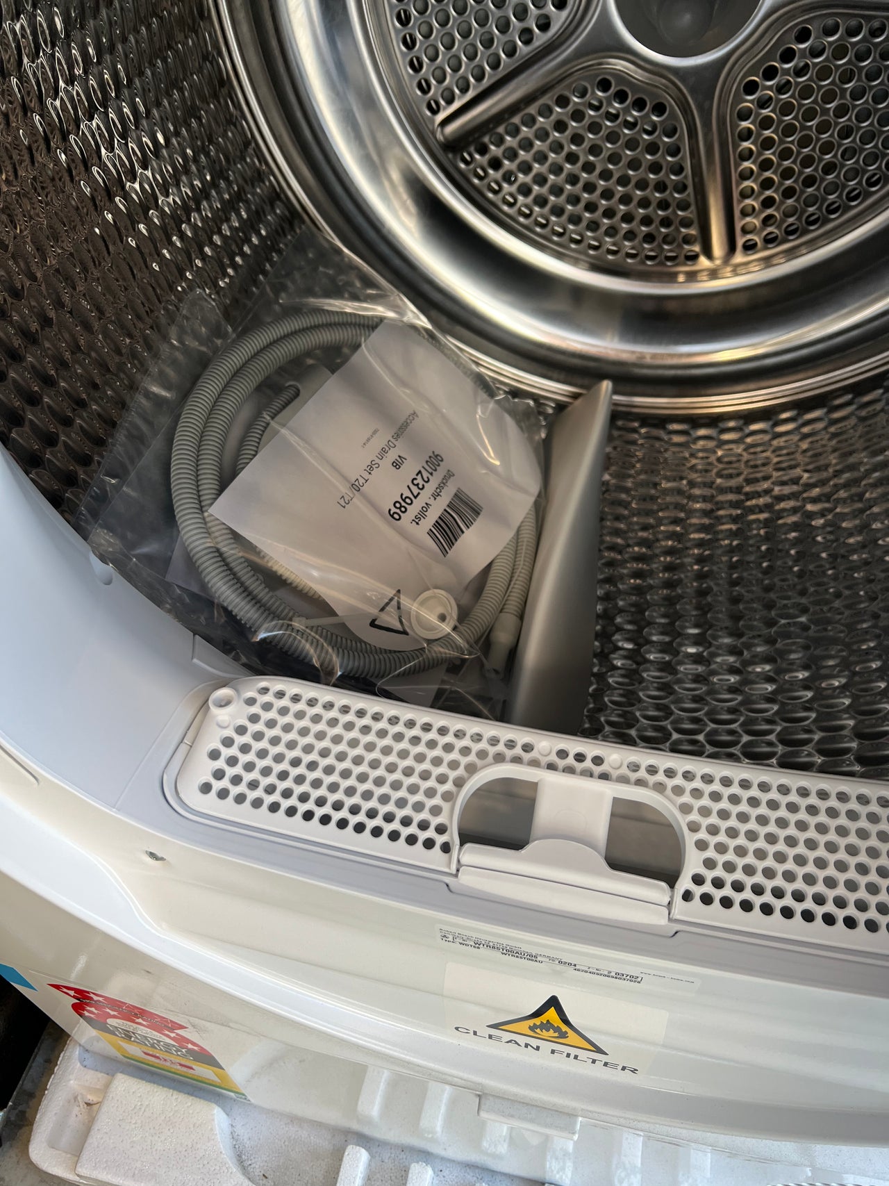 Transportation damaged Bosch 8kg Heat Pump Dryer WTR85T00AU - Second Hand Appliances Geebung