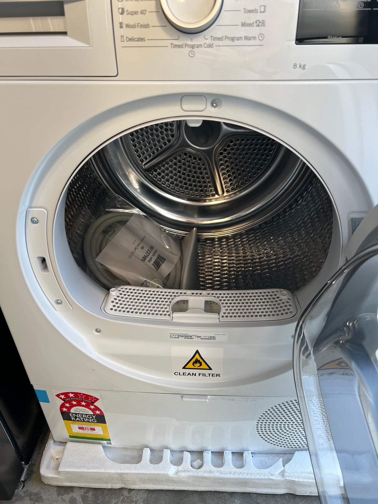 Transportation damaged Bosch 8kg Heat Pump Dryer WTR85T00AU - Second Hand Appliances Geebung