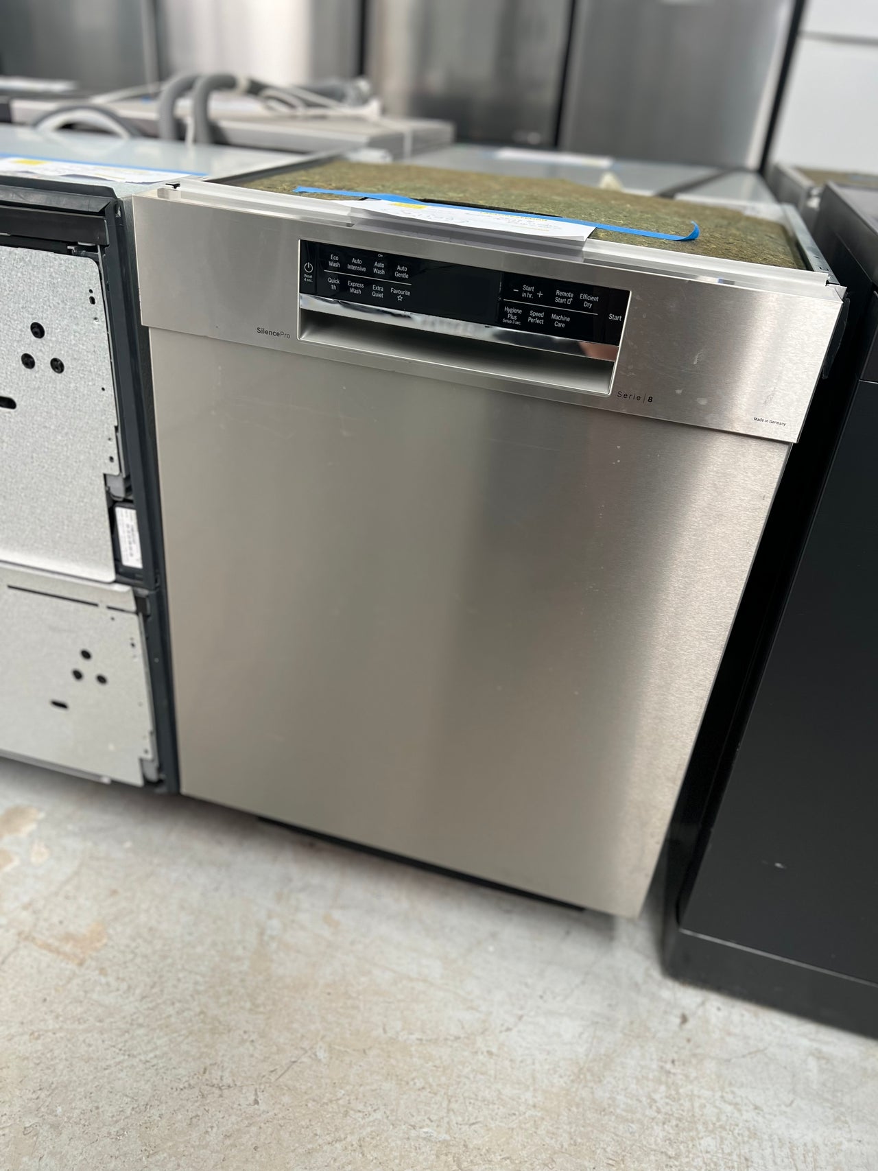 Transportation damaged Bosch Serie 8 Built Under Dishwasher SMU8EDS01A - Second Hand Appliances Geebung