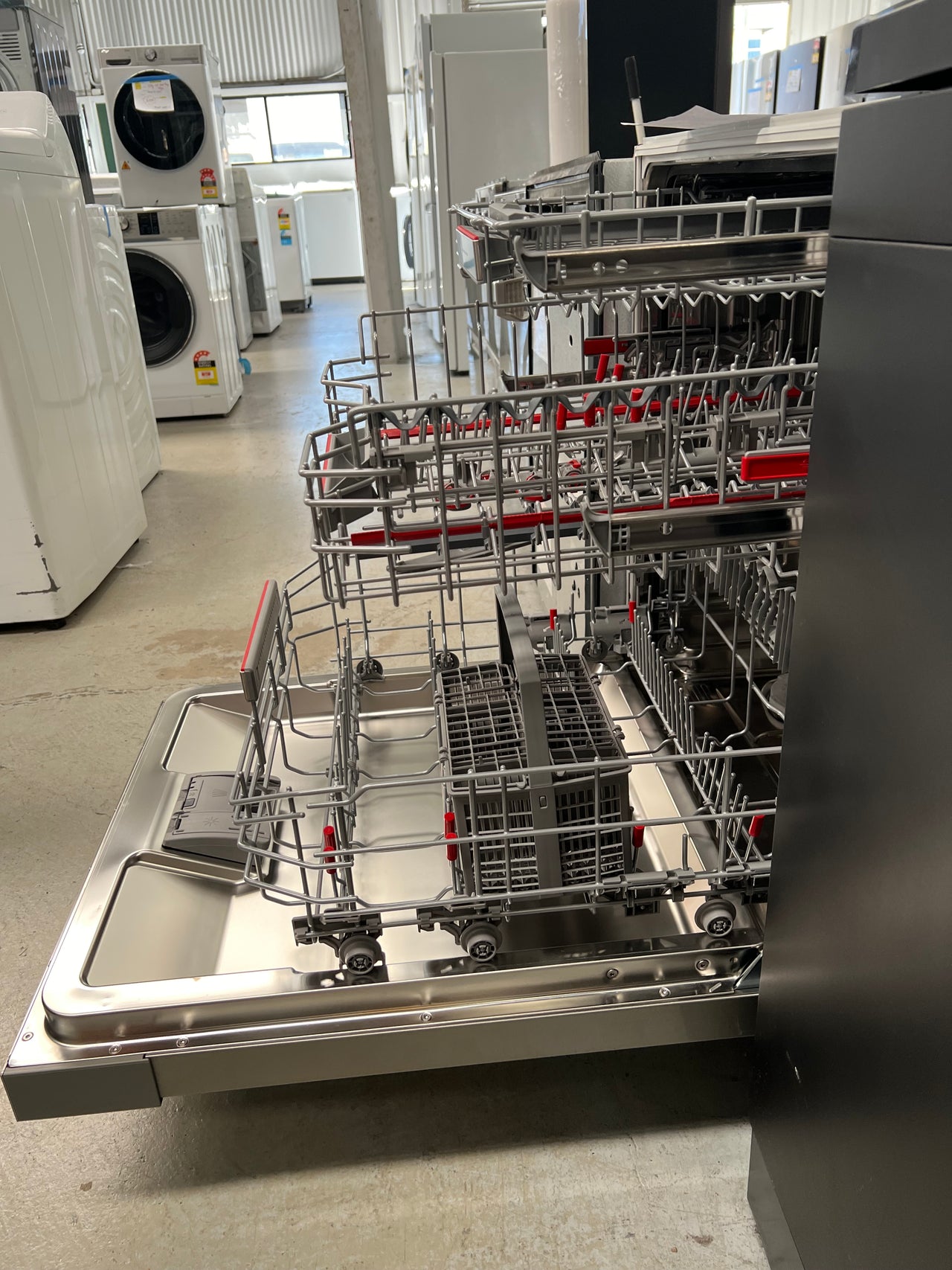 Transportation damaged Bosch Serie 8 Built Under Dishwasher SMU8EDS01A - Second Hand Appliances Geebung