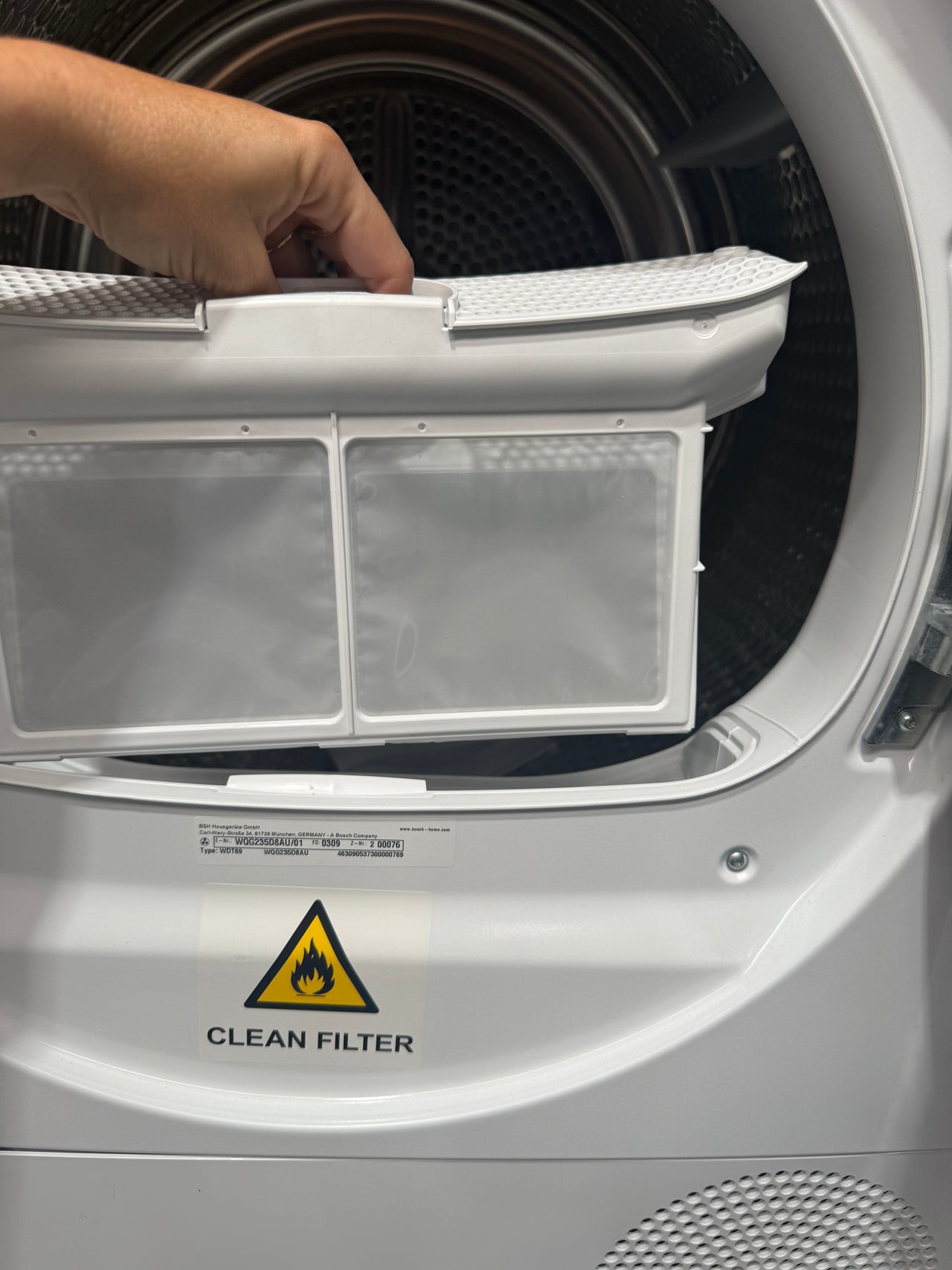 Transportation damaged Bosch Series 8 8kg Heat Pump Dryer WQG235D8AU - Second Hand Appliances Geebung