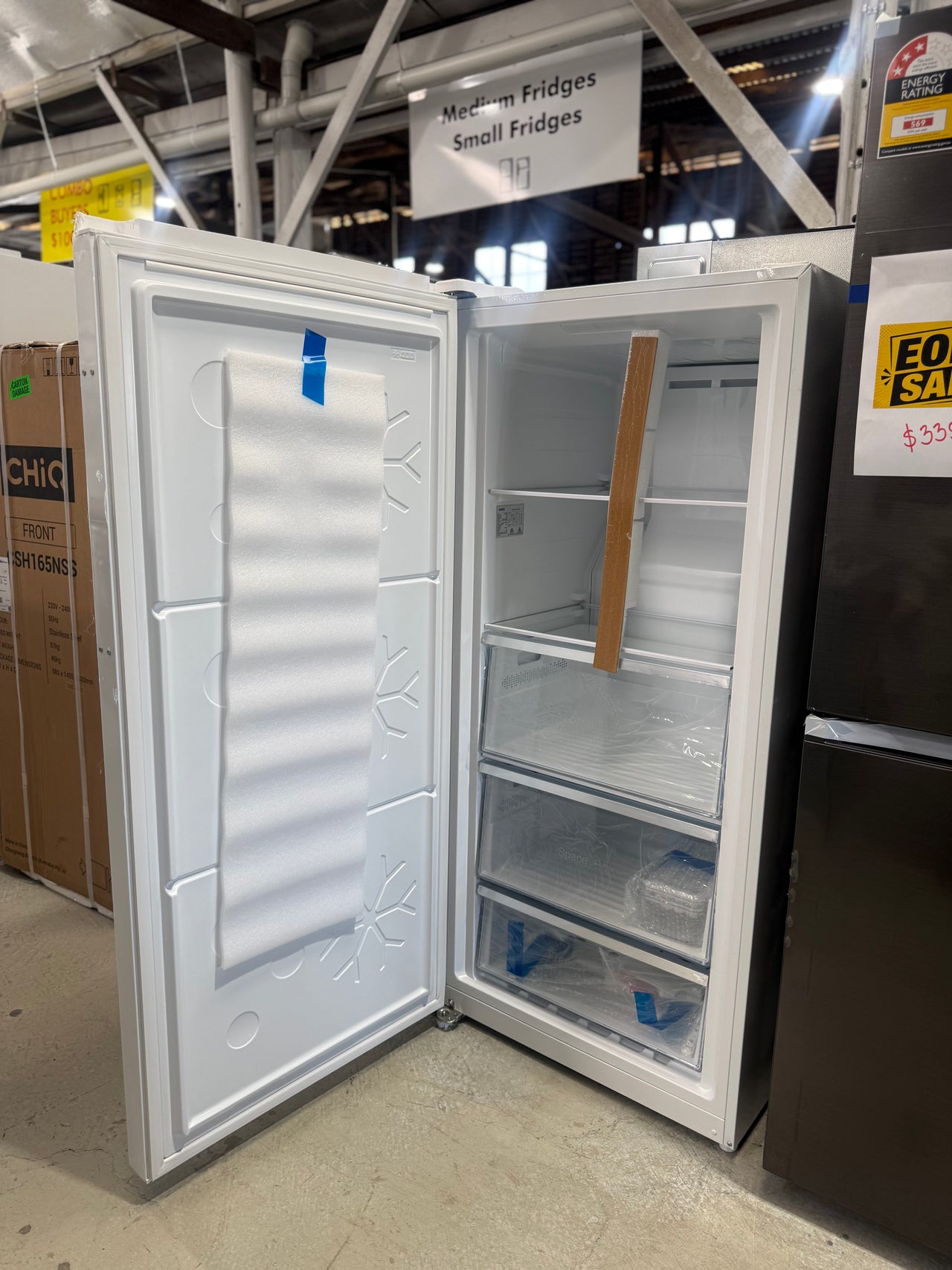 Transportation damaged CHiQ CSH311NWL3 311L Hybrid Upright Fridge / Freezer – White - Second Hand Appliances Geebung