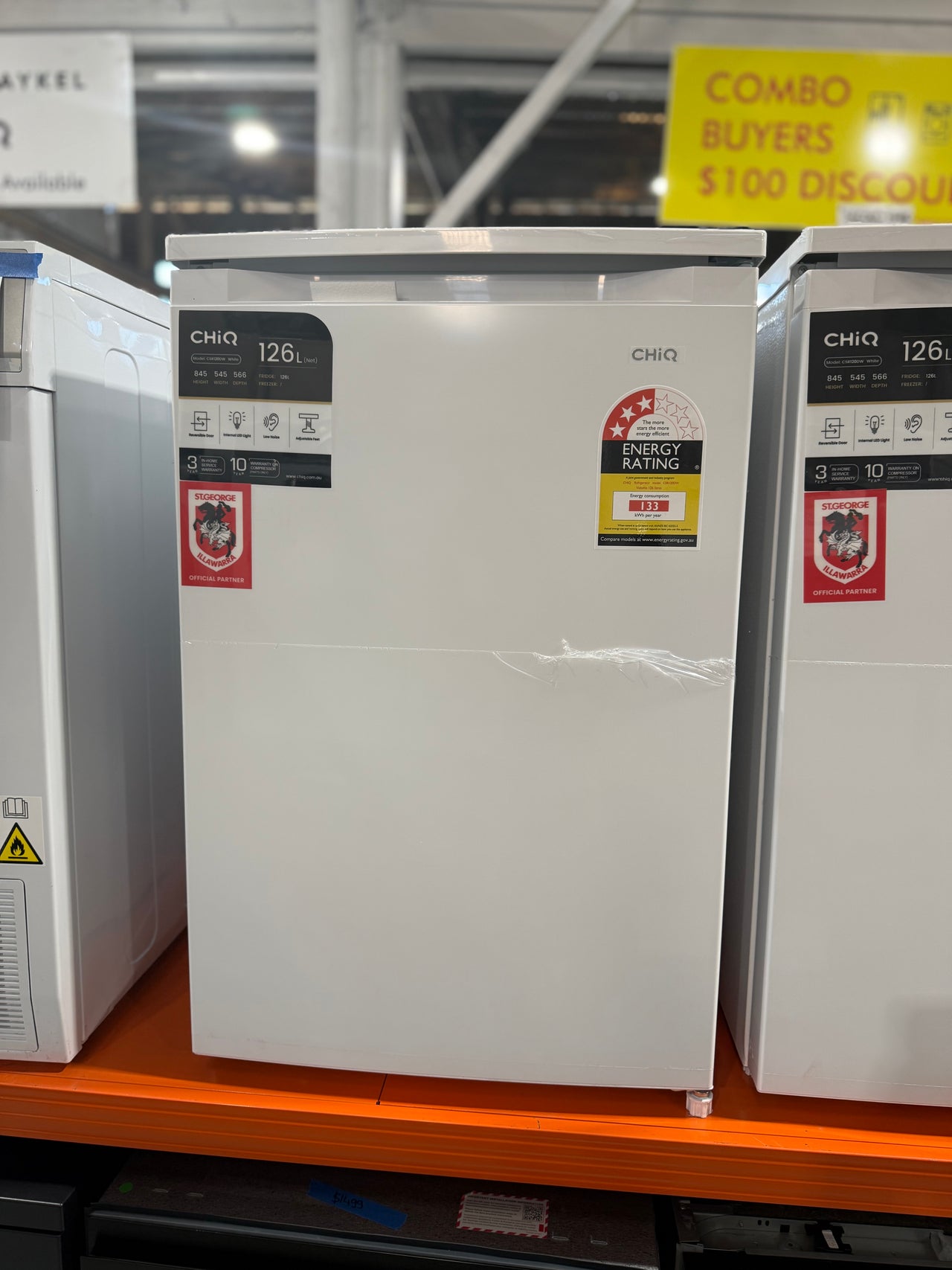 Transportation damaged CHiQ CSR120DW 126-litre bar fridge - Second Hand Appliances Geebung