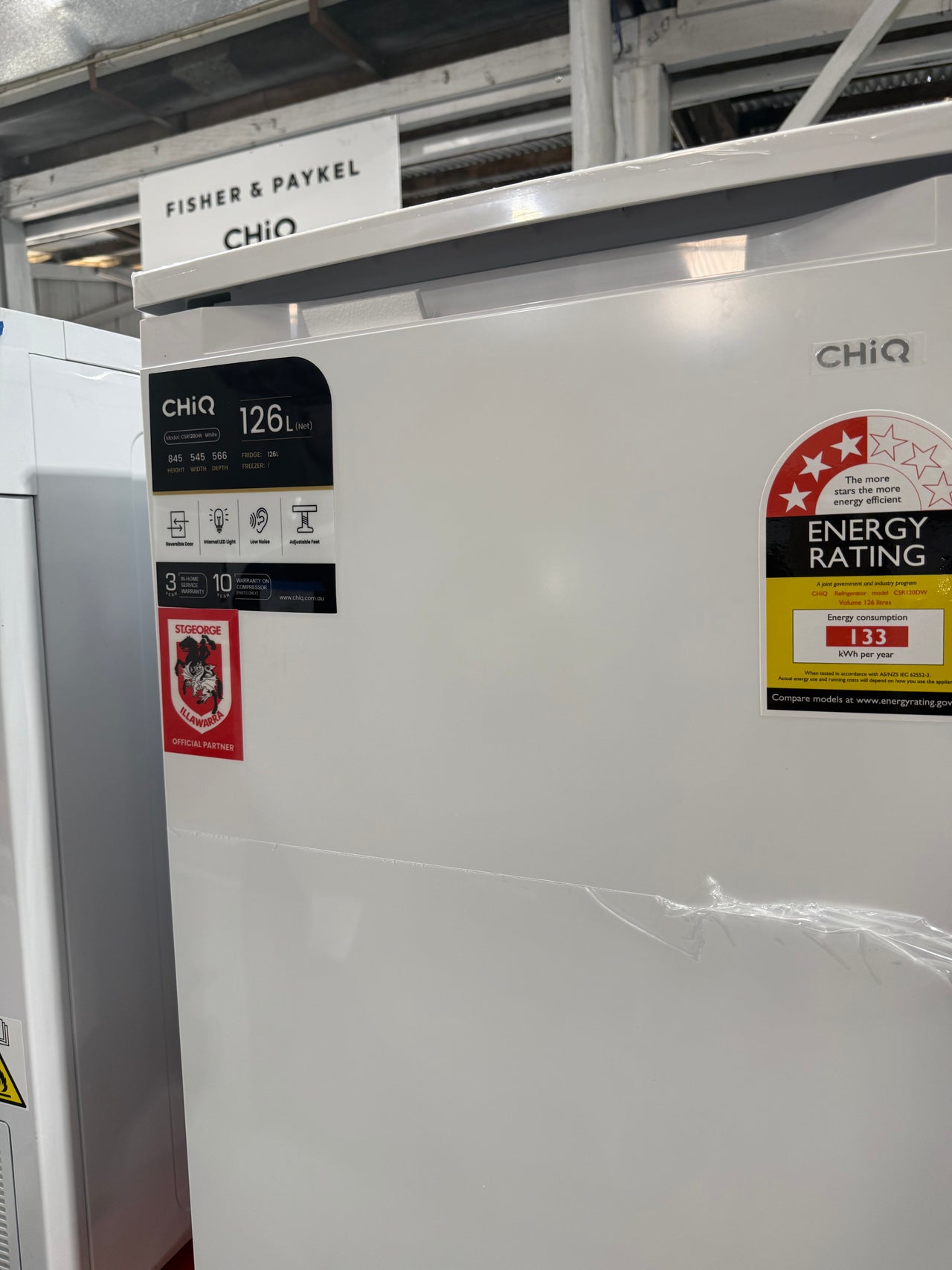 Transportation damaged CHiQ CSR120DW 126-litre bar fridge - Second Hand Appliances Geebung