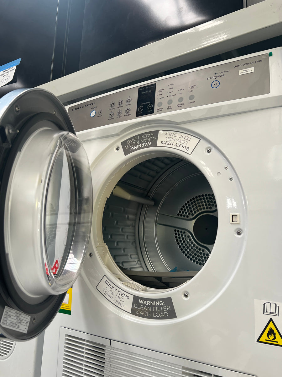Transportation damaged Fisher&Paykel Fisher &amp; Paykel&nbsp;7kg Sensor Dryer Model: DE7060G2 - Second Hand Appliances Geebung