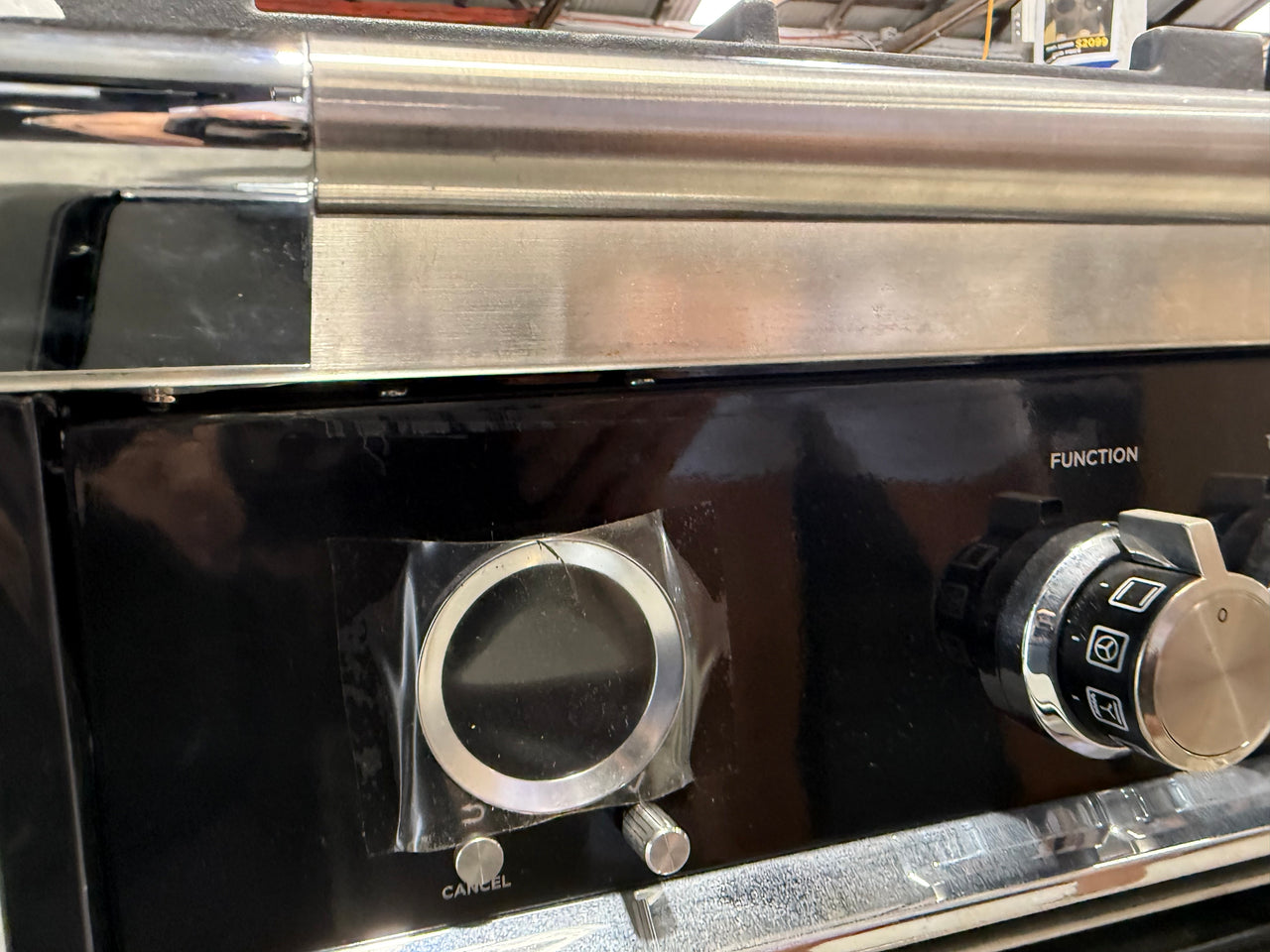 Transportation damaged Fisher & Paykel 90 cm Series 9 Classic 5-Burner Dual-Fuel Cooker – Black (OR90SCG6B1) - Second Hand Appliances Geebung