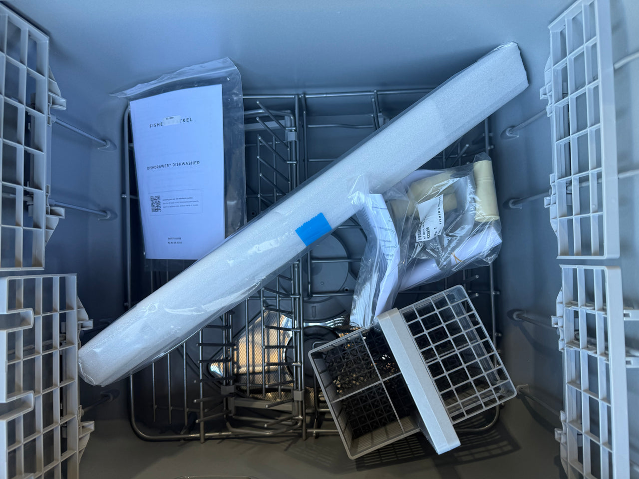 Transportation damaged Fisher & Paykel DD60ST4NX9 Series 9, Contemporary Tall Single DishDrawer™ Dishwasher - Second Hand Appliances Geebung