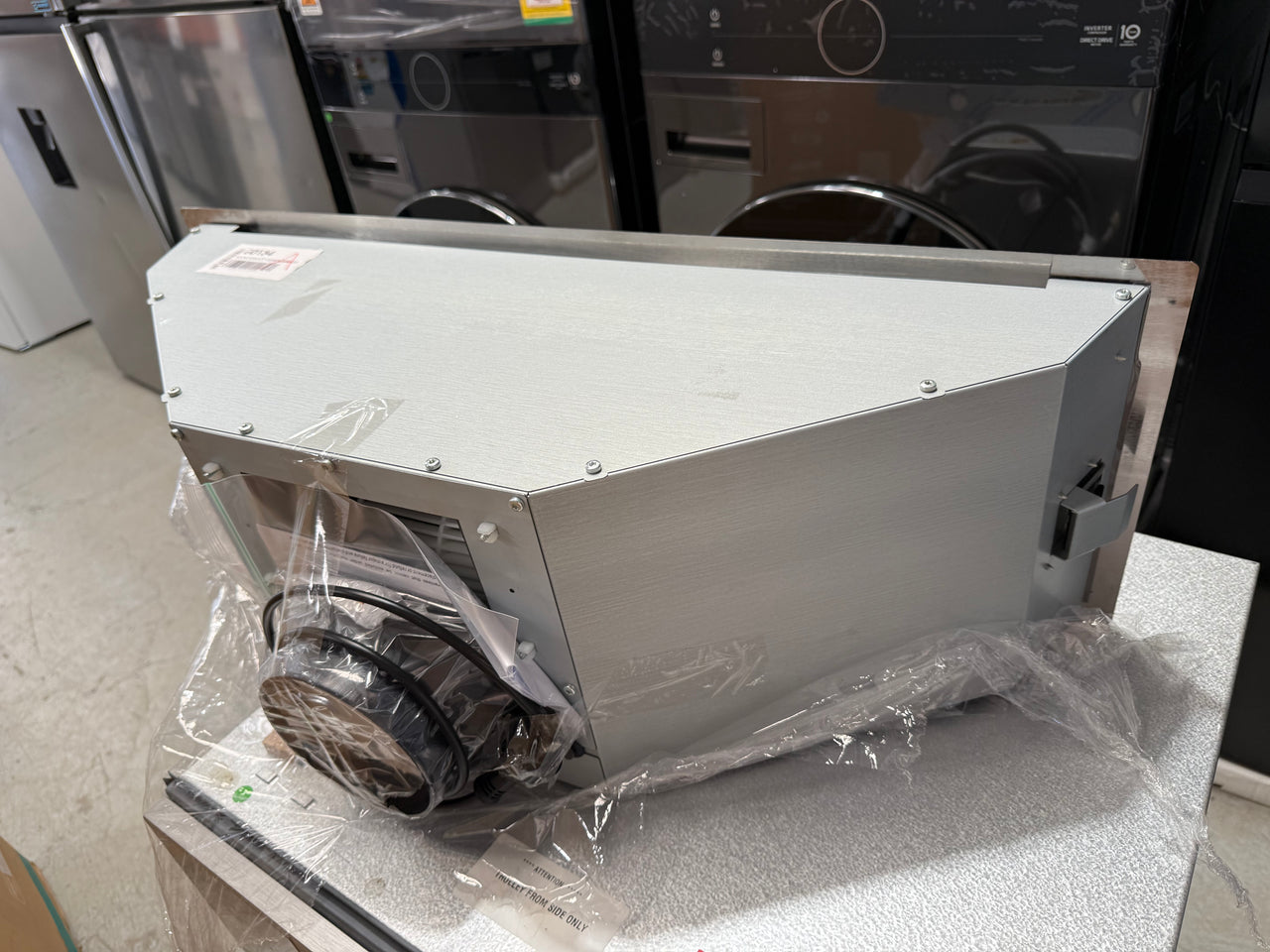 Transportation damaged Fisher & Paykel HP90ICSX3 90cm Integrated Insert Rangehood - Second Hand Appliances Geebung