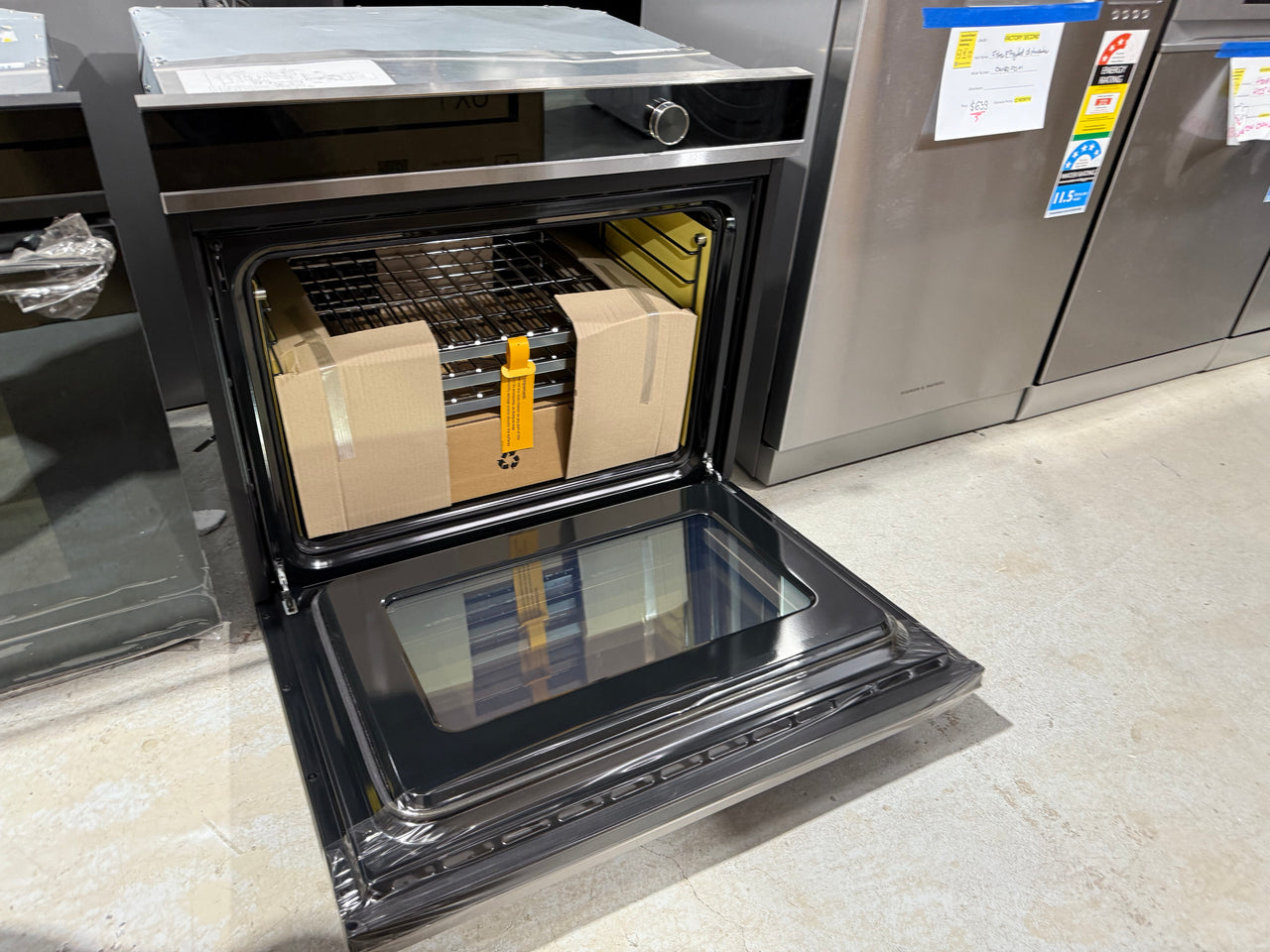 Transportation damaged Fisher & Paykel OB76SDPTDX2 76cm Series 9 built-in pyrolytic oven - Second Hand Appliances Geebung