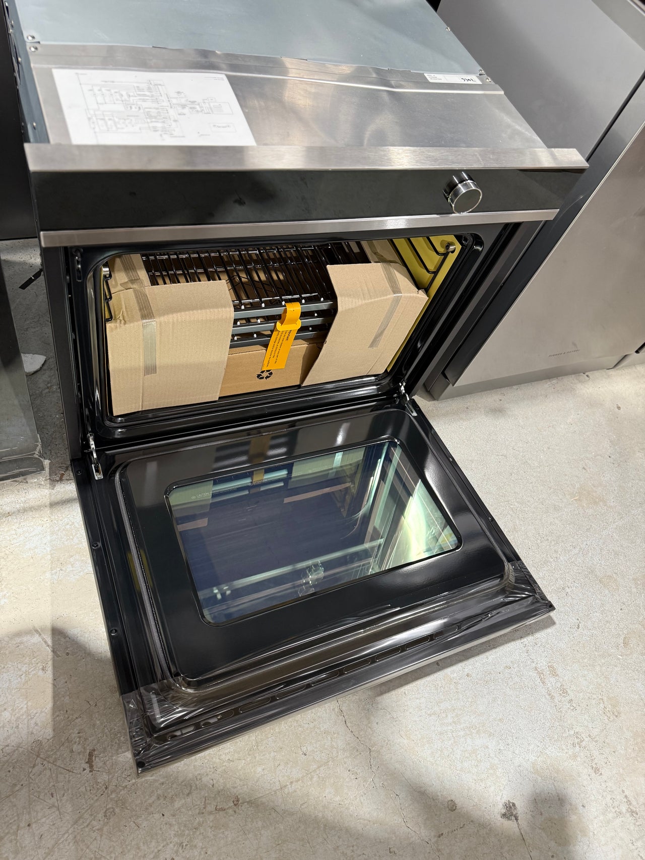 Transportation damaged Fisher & Paykel OB76SDPTDX2 76cm Series 9 built-in pyrolytic oven - Second Hand Appliances Geebung
