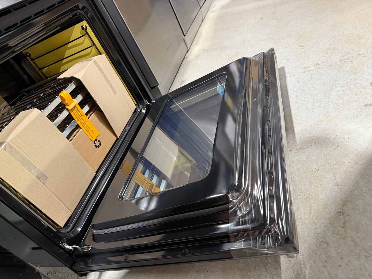 Transportation damaged Fisher & Paykel OB76SDPTDX2 76cm Series 9 built-in pyrolytic oven - Second Hand Appliances Geebung