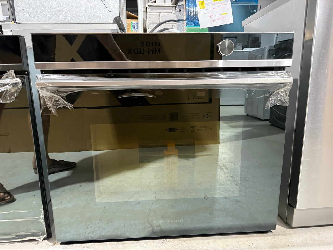 Transportation damaged Fisher & Paykel OB76SDPTDX2 76cm Series 9 built-in pyrolytic oven - Second Hand Appliances Geebung
