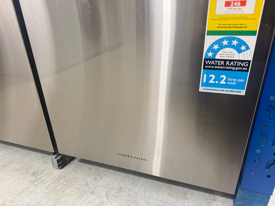 Transportation damaged Fisher & Paykel Series 5 DW60UN2X2 built-under dishwasher - Second Hand Appliances Geebung