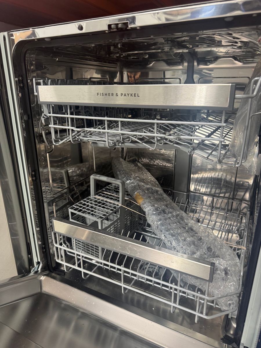 Transportation damaged Fisher & Paykel Series 5 DW60UN2X2 built-under dishwasher - Second Hand Appliances Geebung
