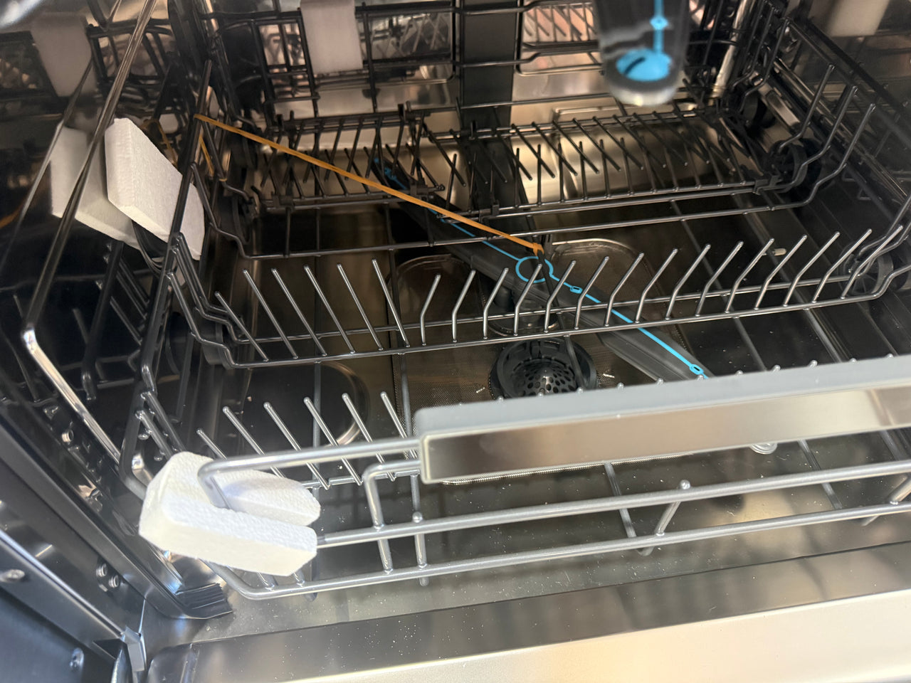 Transportation damaged Haier Freestanding Dishwasher Black HDW15F3B1 - Second Hand Appliances Geebung