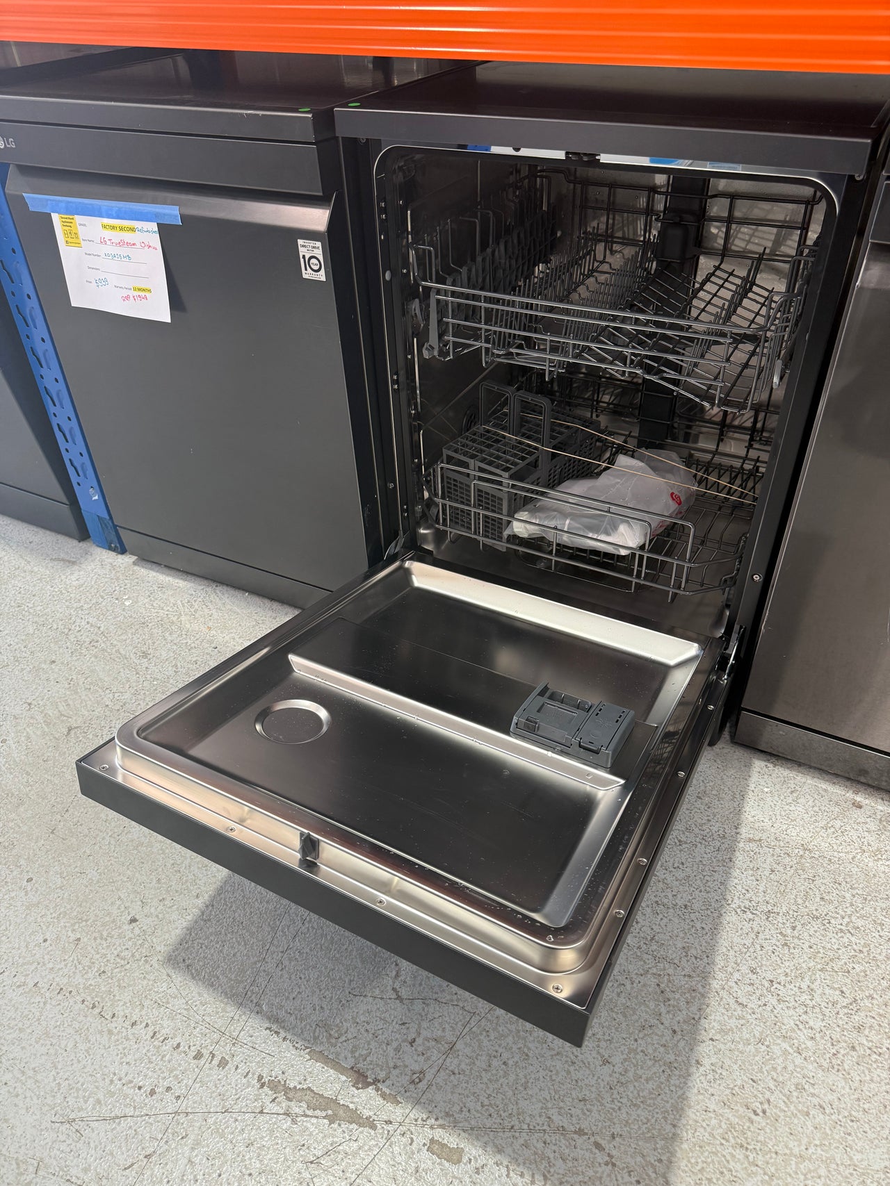 Transportation damaged Haier Freestanding Dishwasher Model:HDW15F2B1 - Second Hand Appliances Geebung
