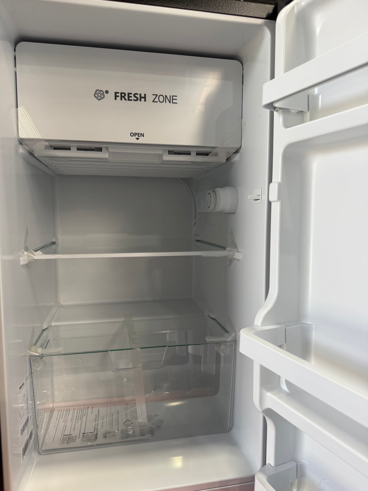 Transportation damaged Hisense 124l bar fridge HRBF126S - Second Hand Appliances Geebung