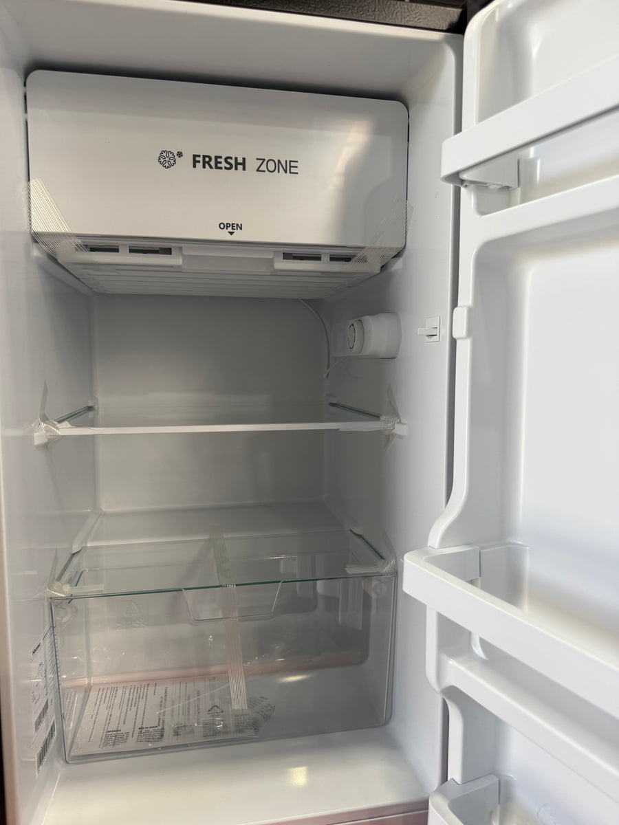 Transportation damaged Hisense 124l bar fridge HRBF126S - Second Hand Appliances Geebung