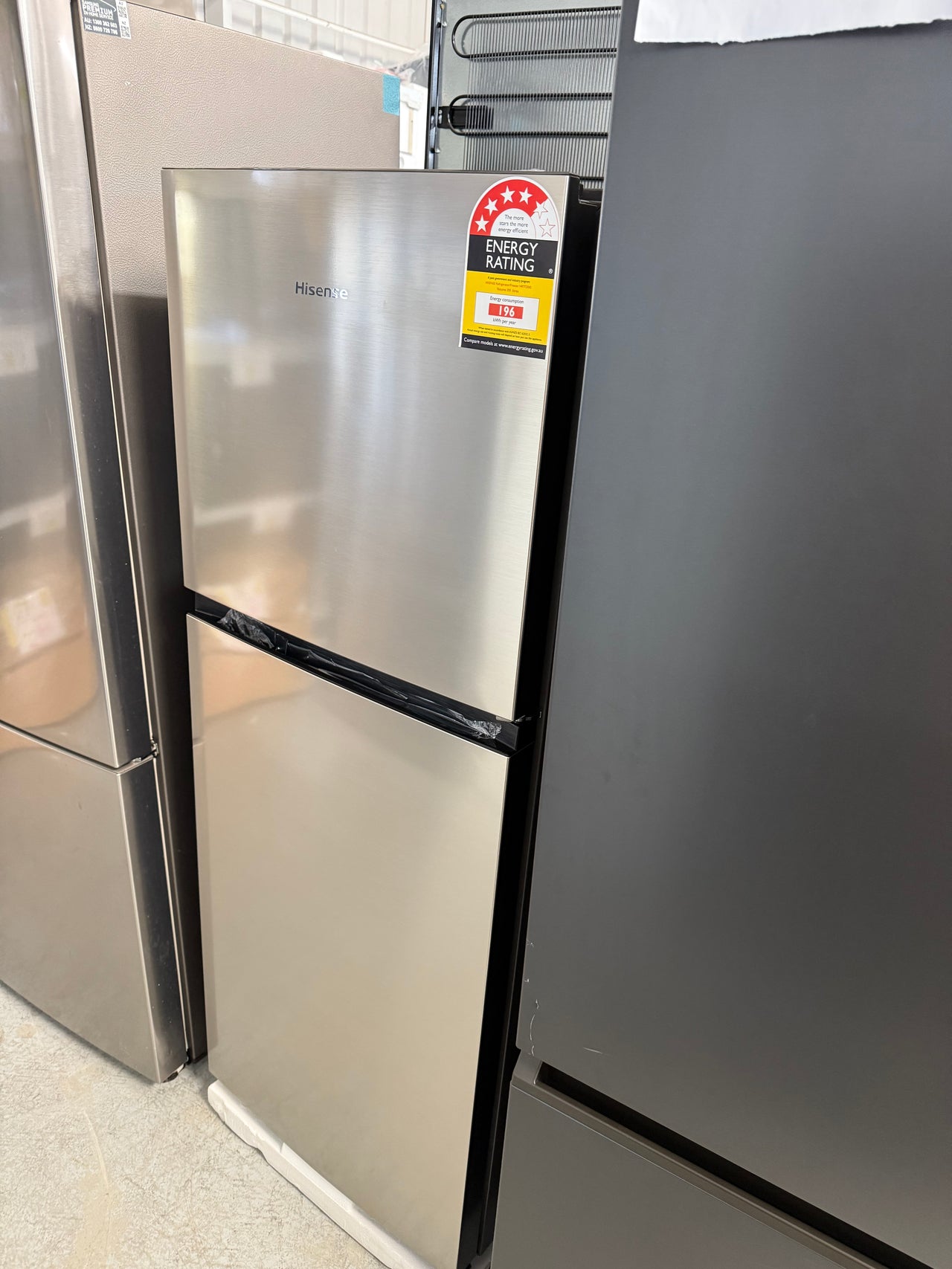 Transportation damaged Hisense 205L Top Mount Fridge – HRTF206S - Second Hand Appliances Geebung